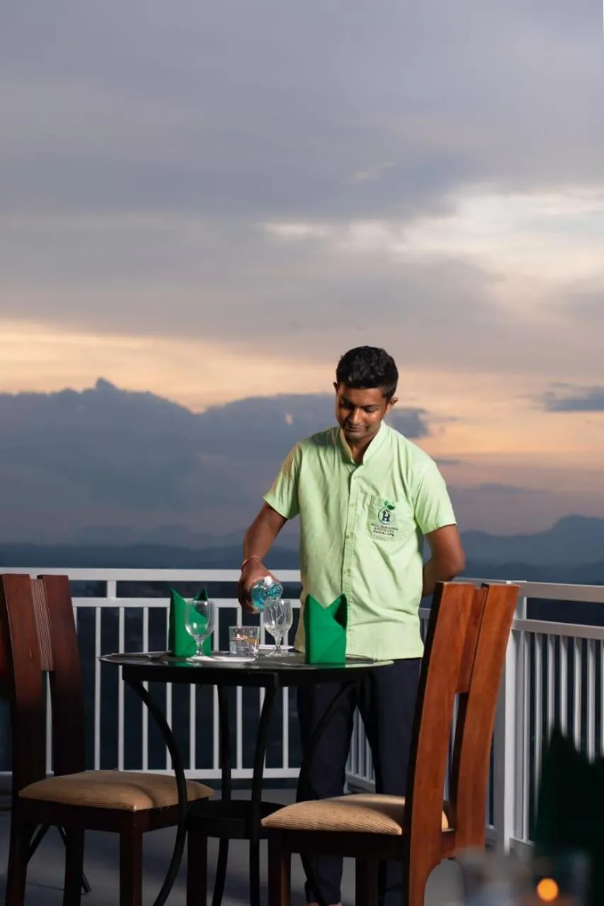 Hill Paradise Hanthana