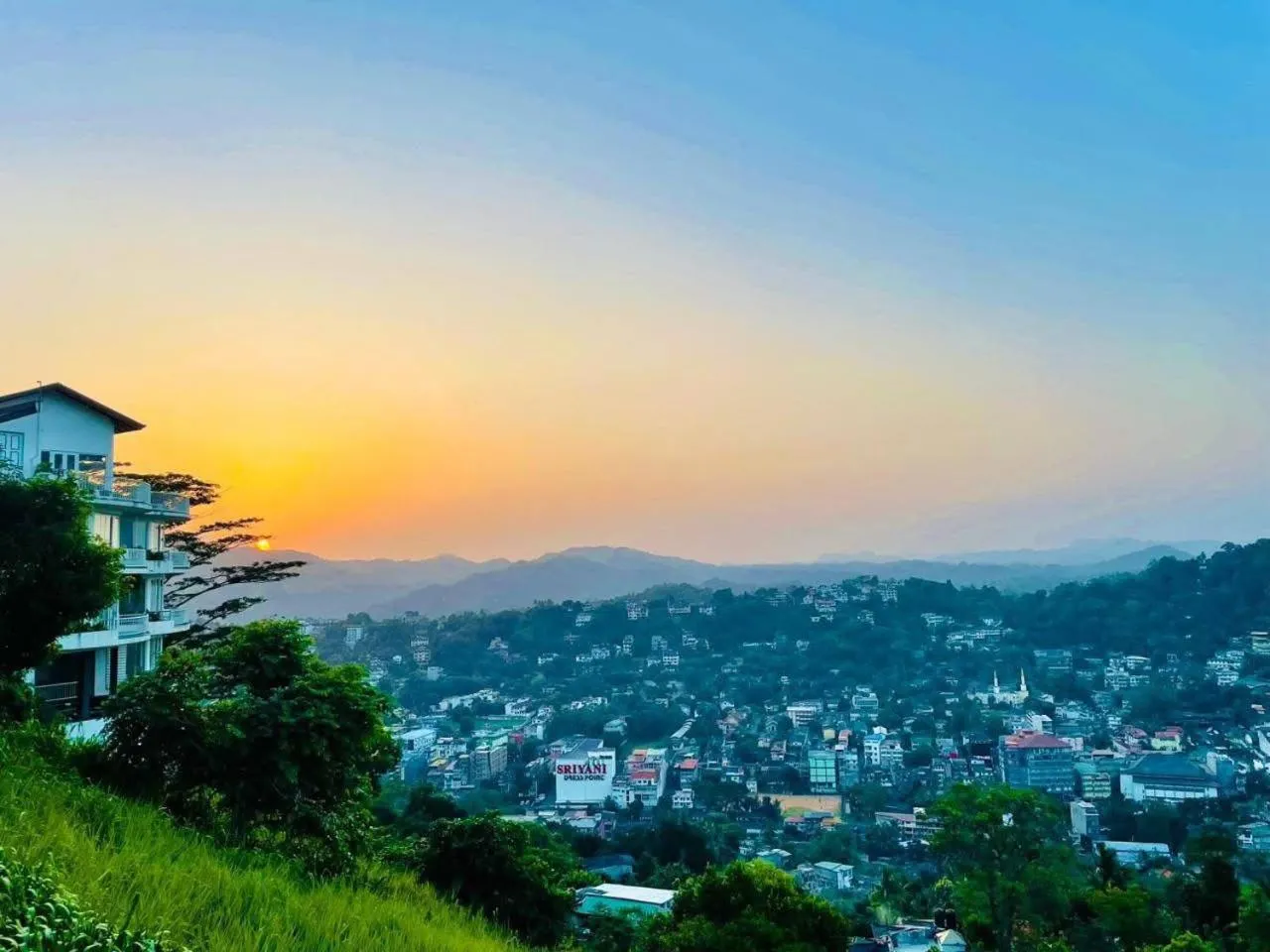 Hill Paradise Hanthana