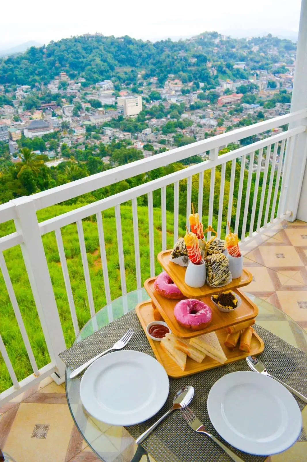 Hill Paradise Hanthana