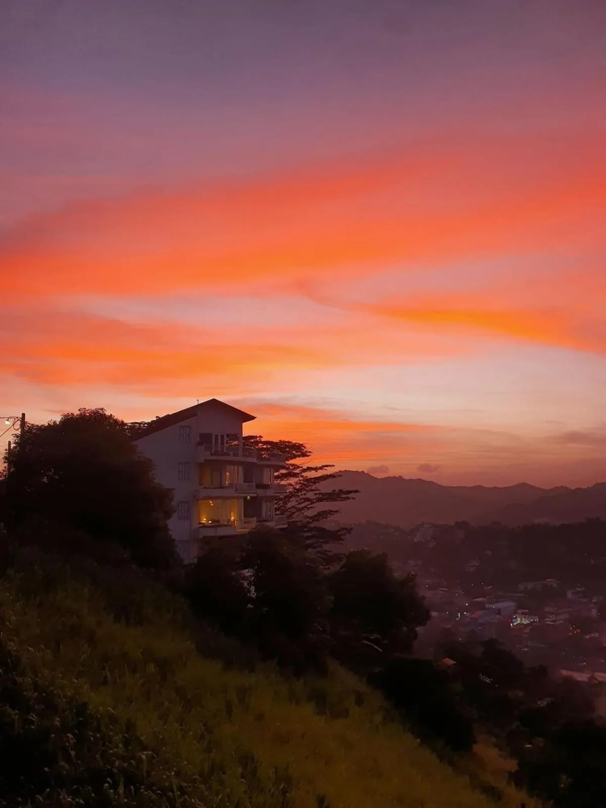 Hill Paradise Hanthana