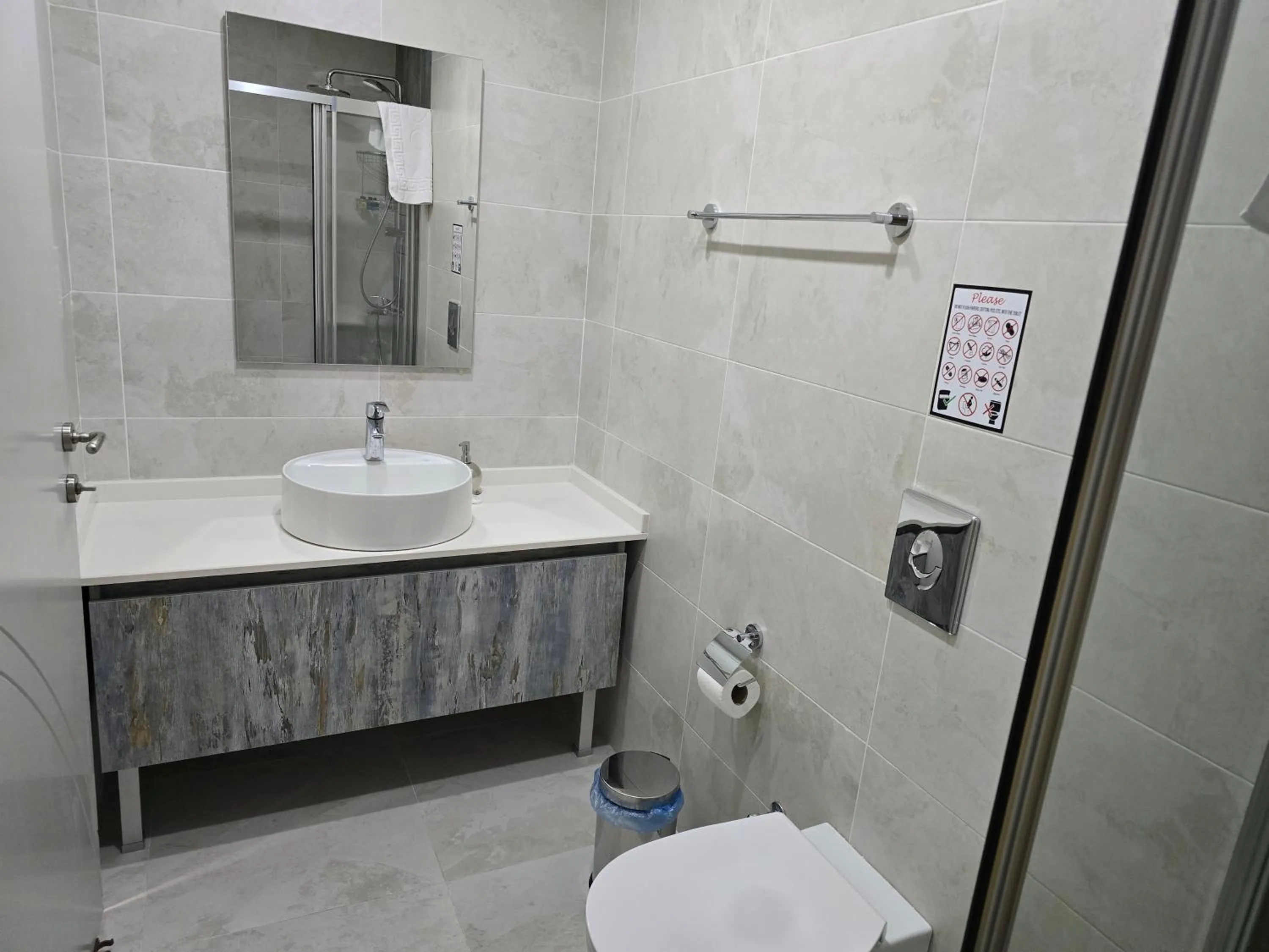 Shower in Nurel Shark Residence