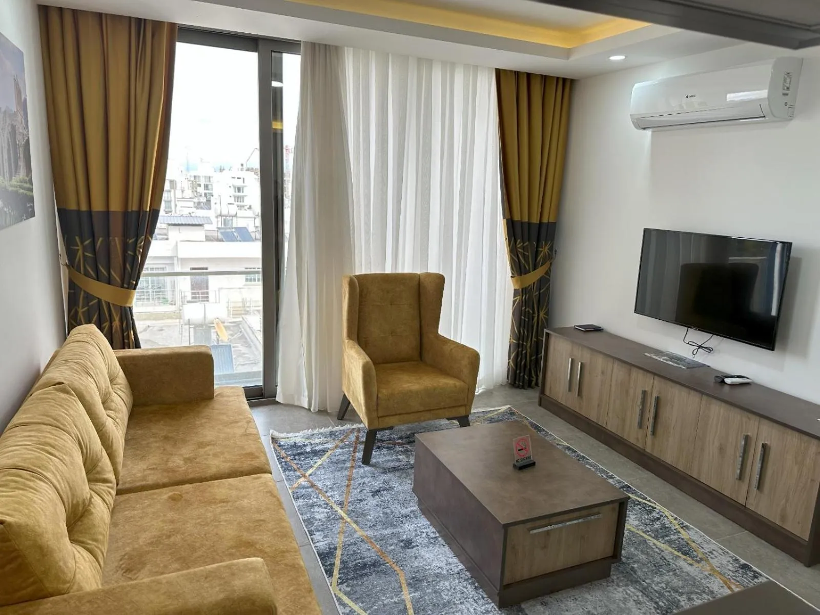 TV and multimedia in Nurel Shark Residence