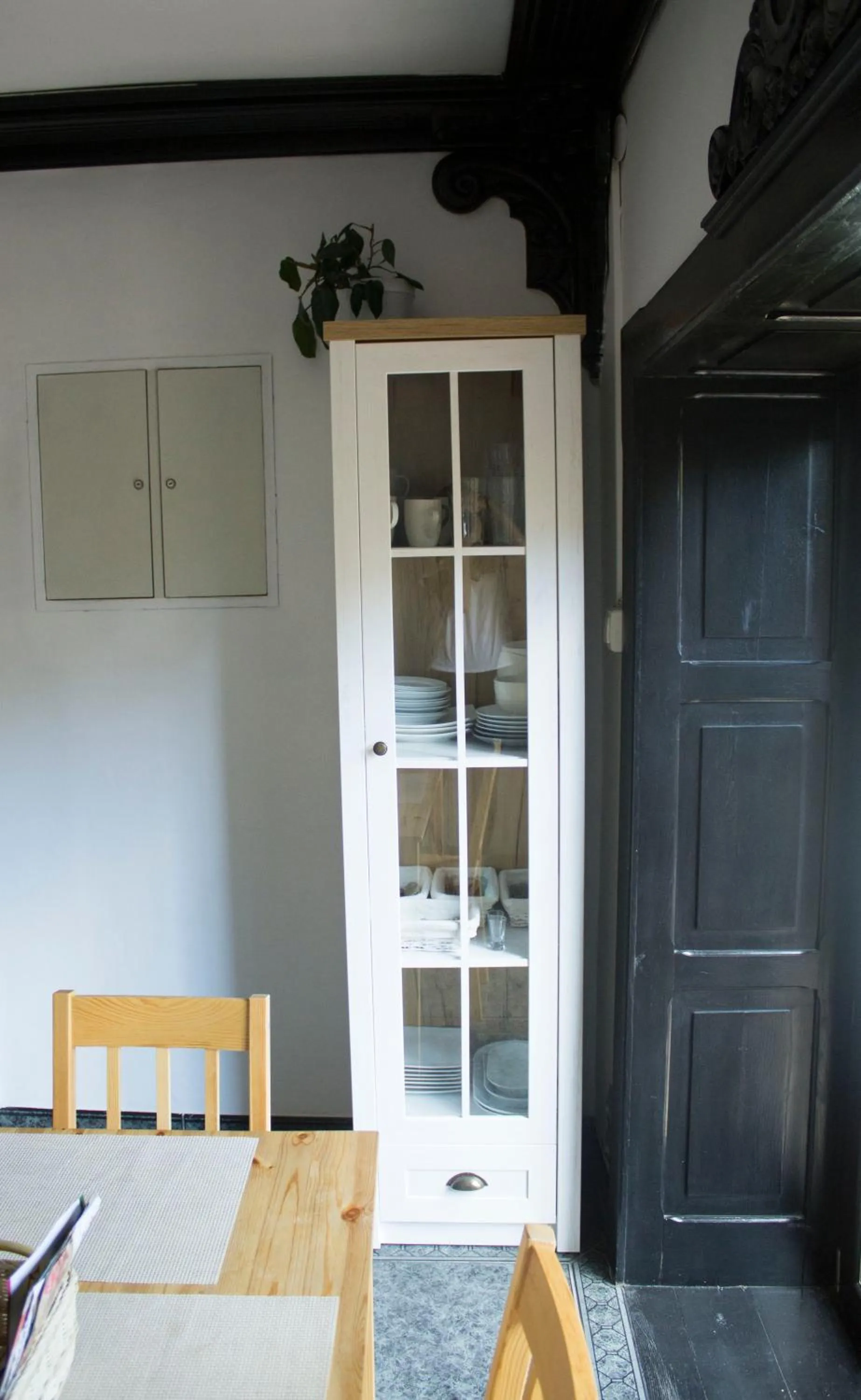 Communal lounge/ TV room in Magic Garden Hostel