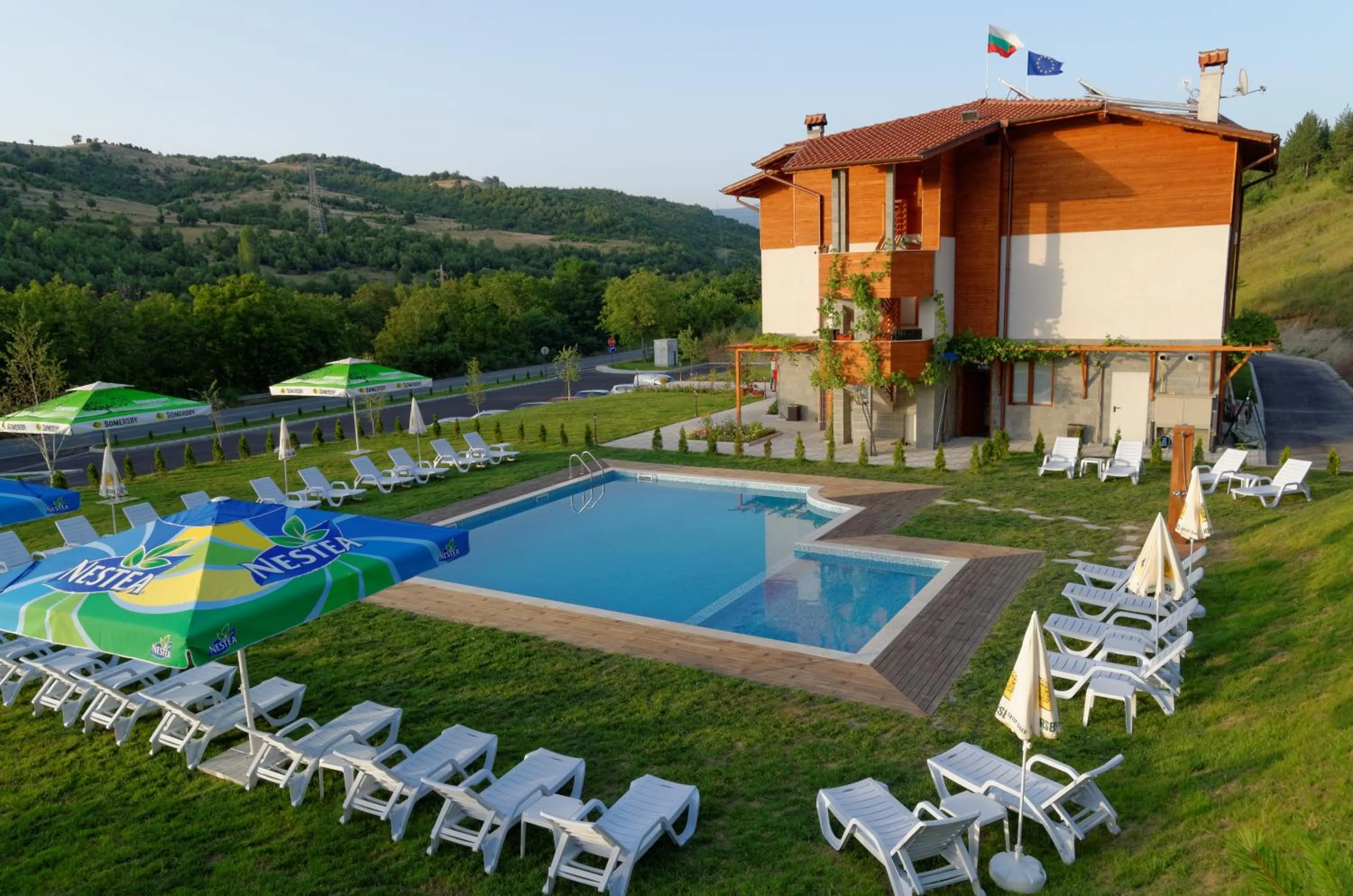 Swimming pool in Alpine Garden Hotel (Trayanovi Dvori)