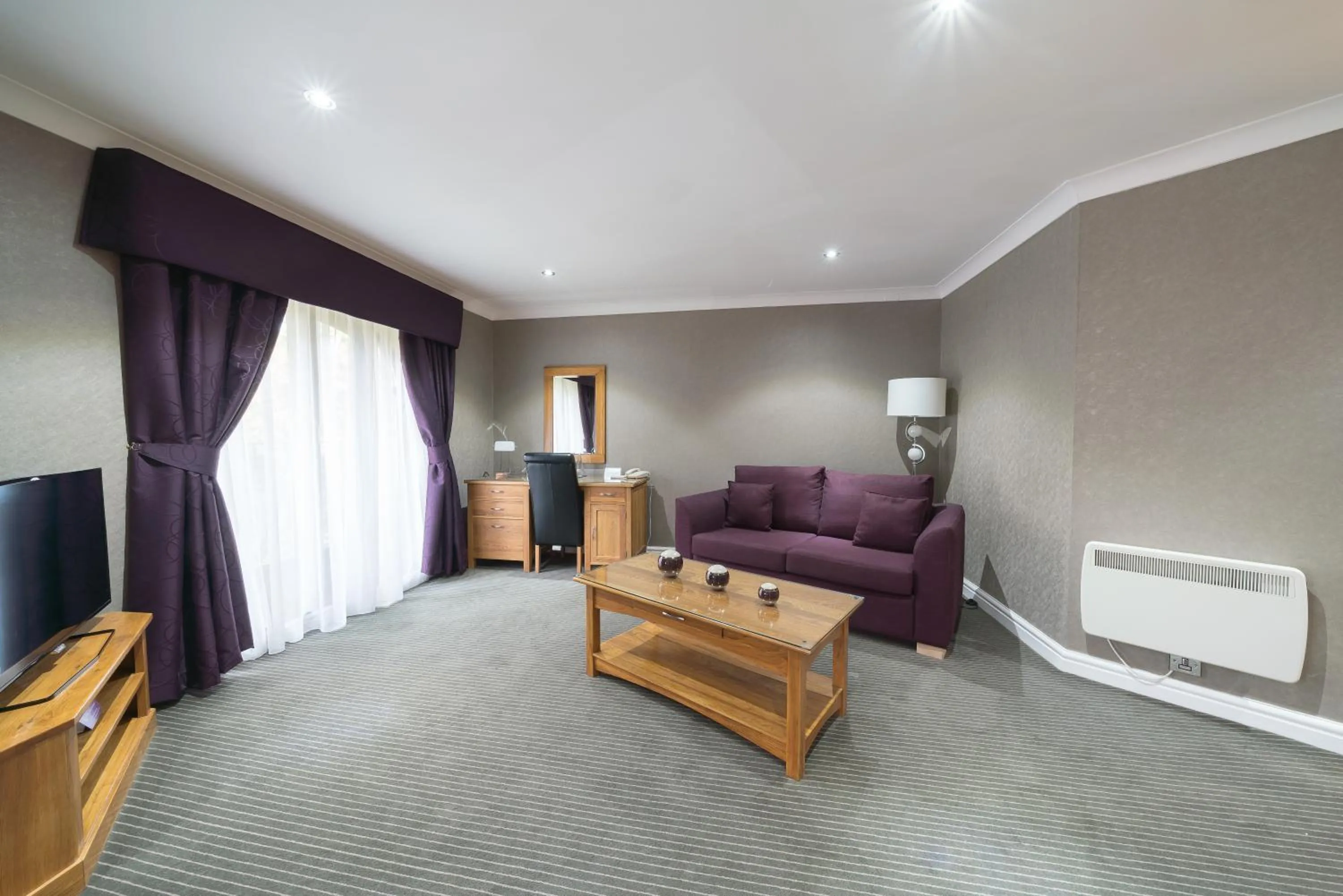 Living room in Everglades Hotel Warrington West