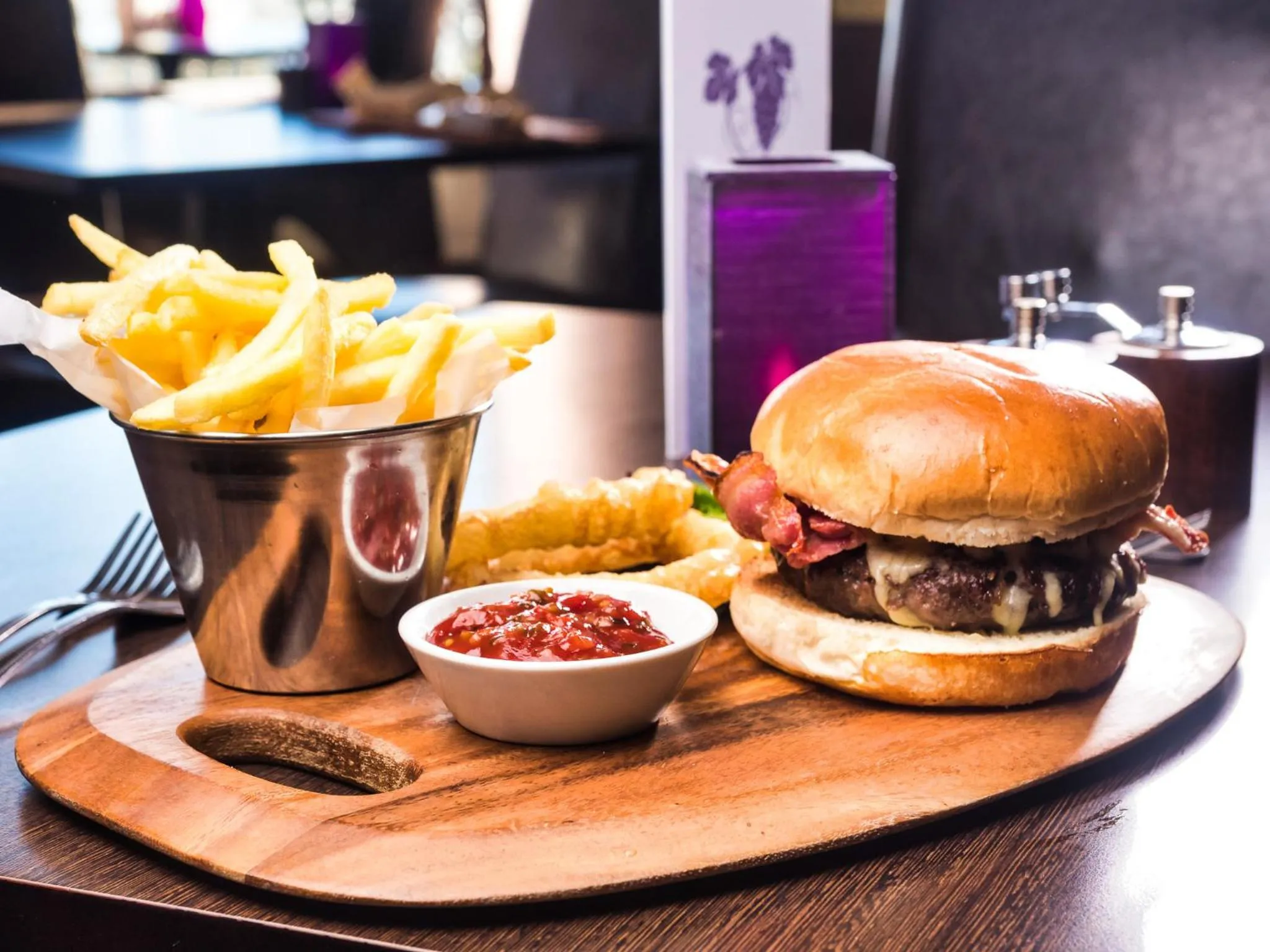 Food in Everglades Hotel Warrington West