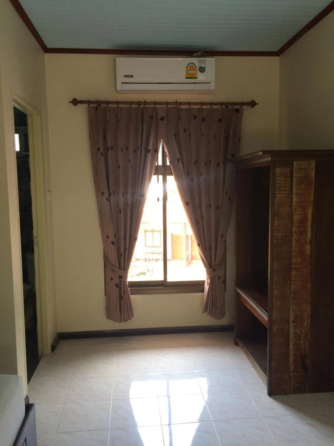 Decorative detail in Rainbow Bungalow Haadrin Koh Phangan