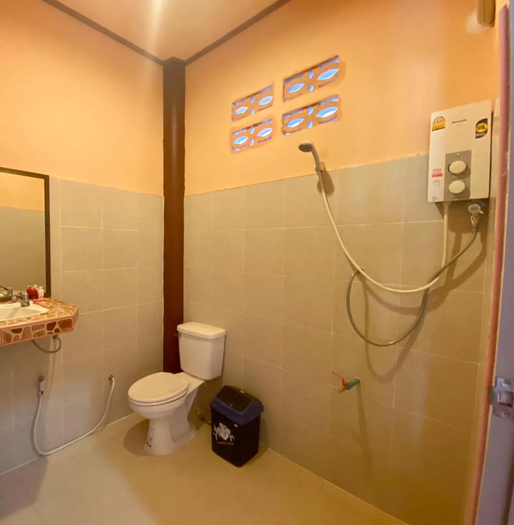 Rainbow Bungalow Haadrin Koh Phangan