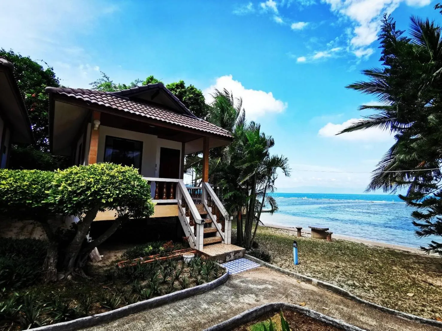 Property building in Rainbow Bungalow Haadrin Koh Phangan