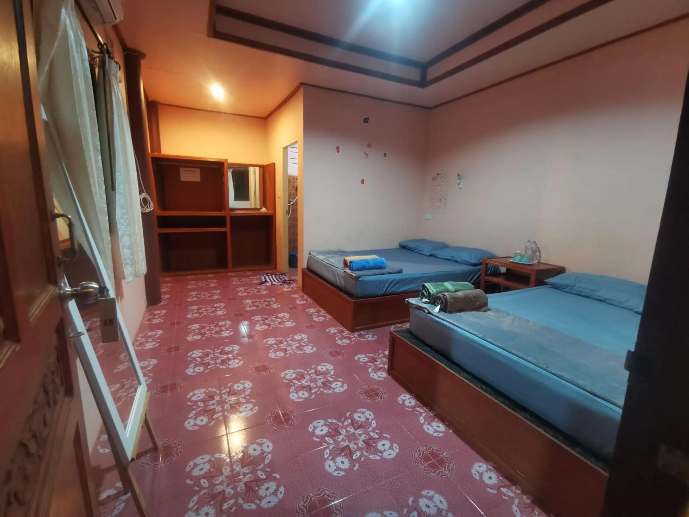 Bed in Rainbow Bungalow Haadrin Koh Phangan