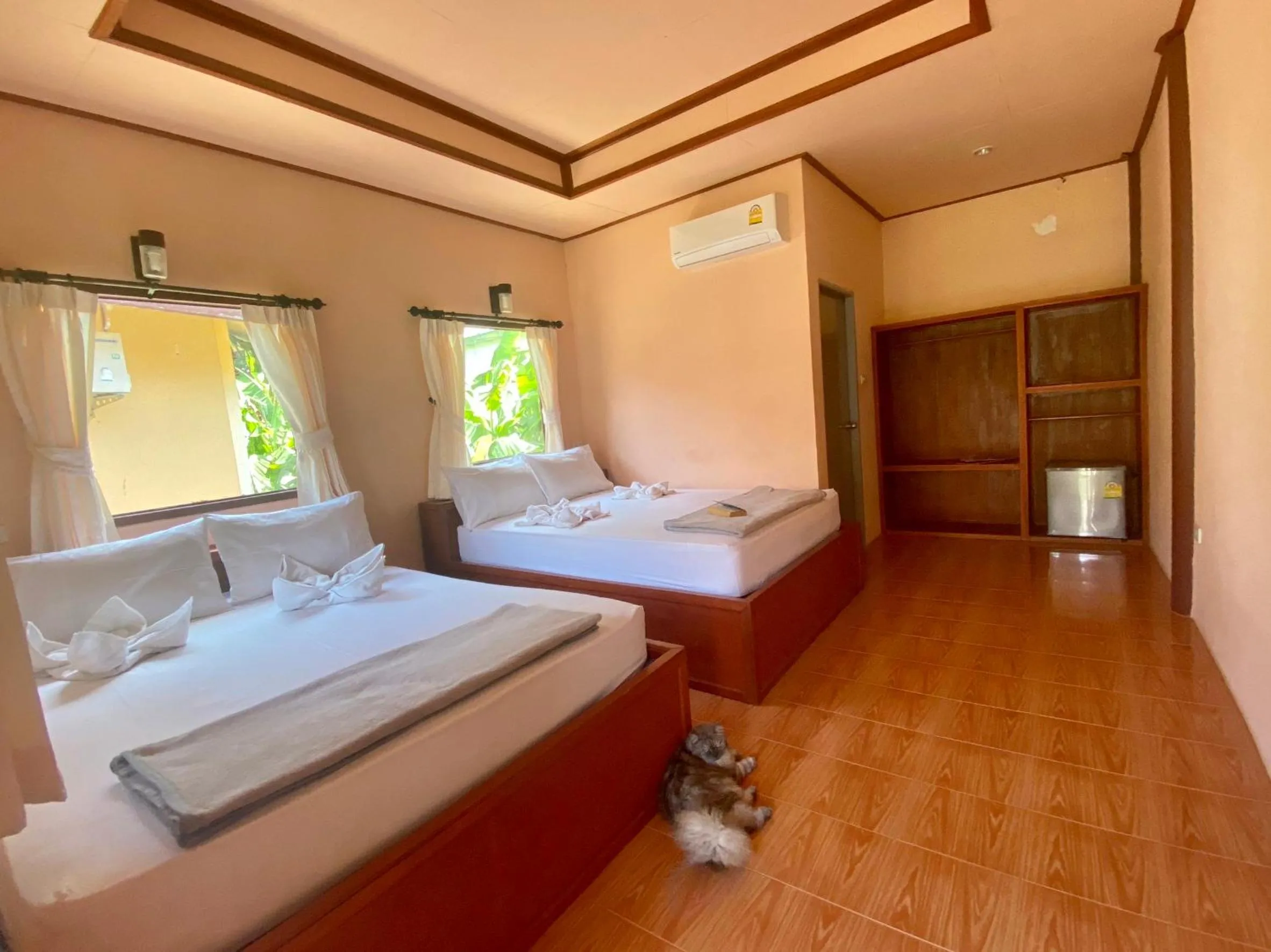 Bed in Rainbow Bungalow Haadrin Koh Phangan