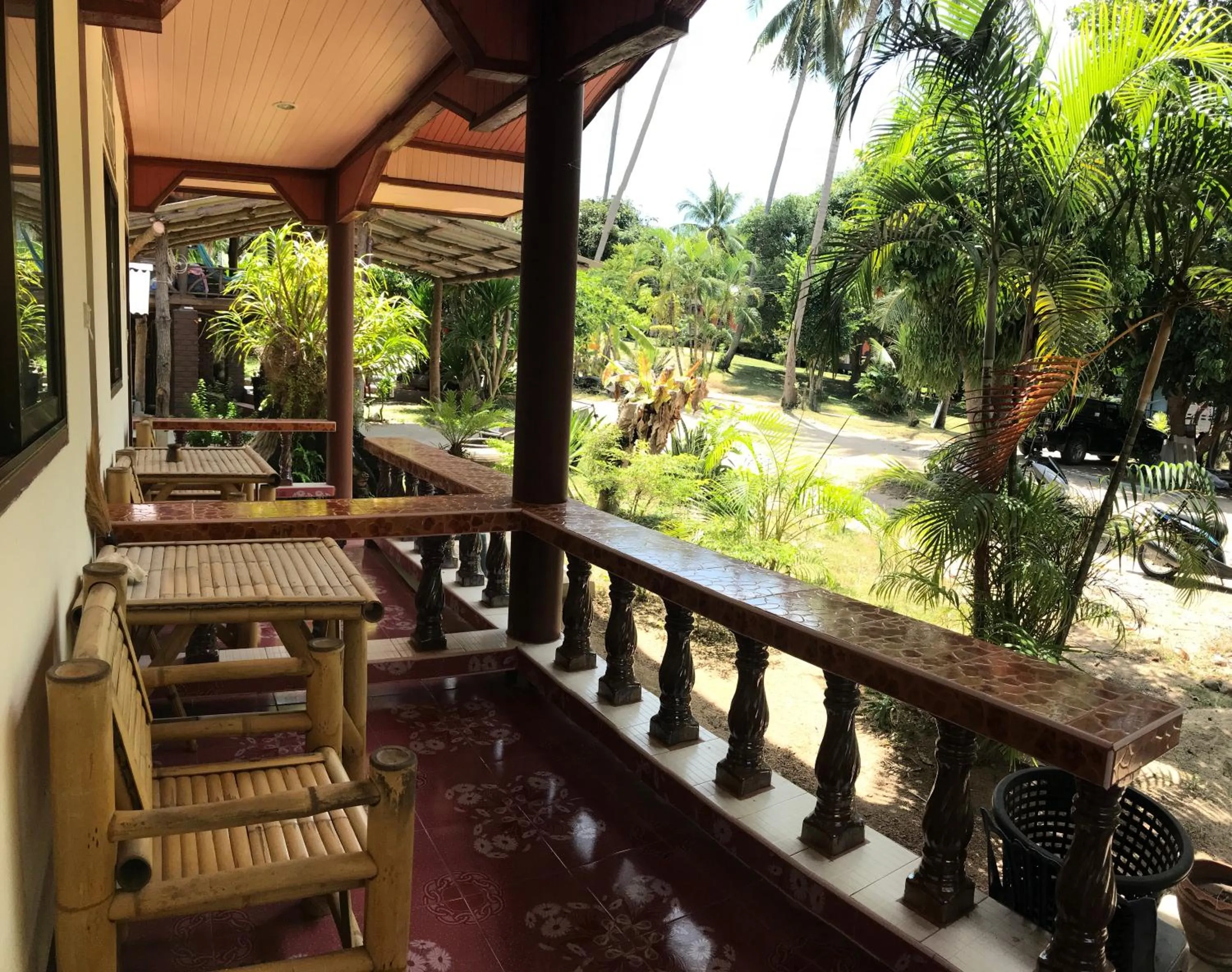 Patio in Rainbow Bungalow Haadrin Koh Phangan