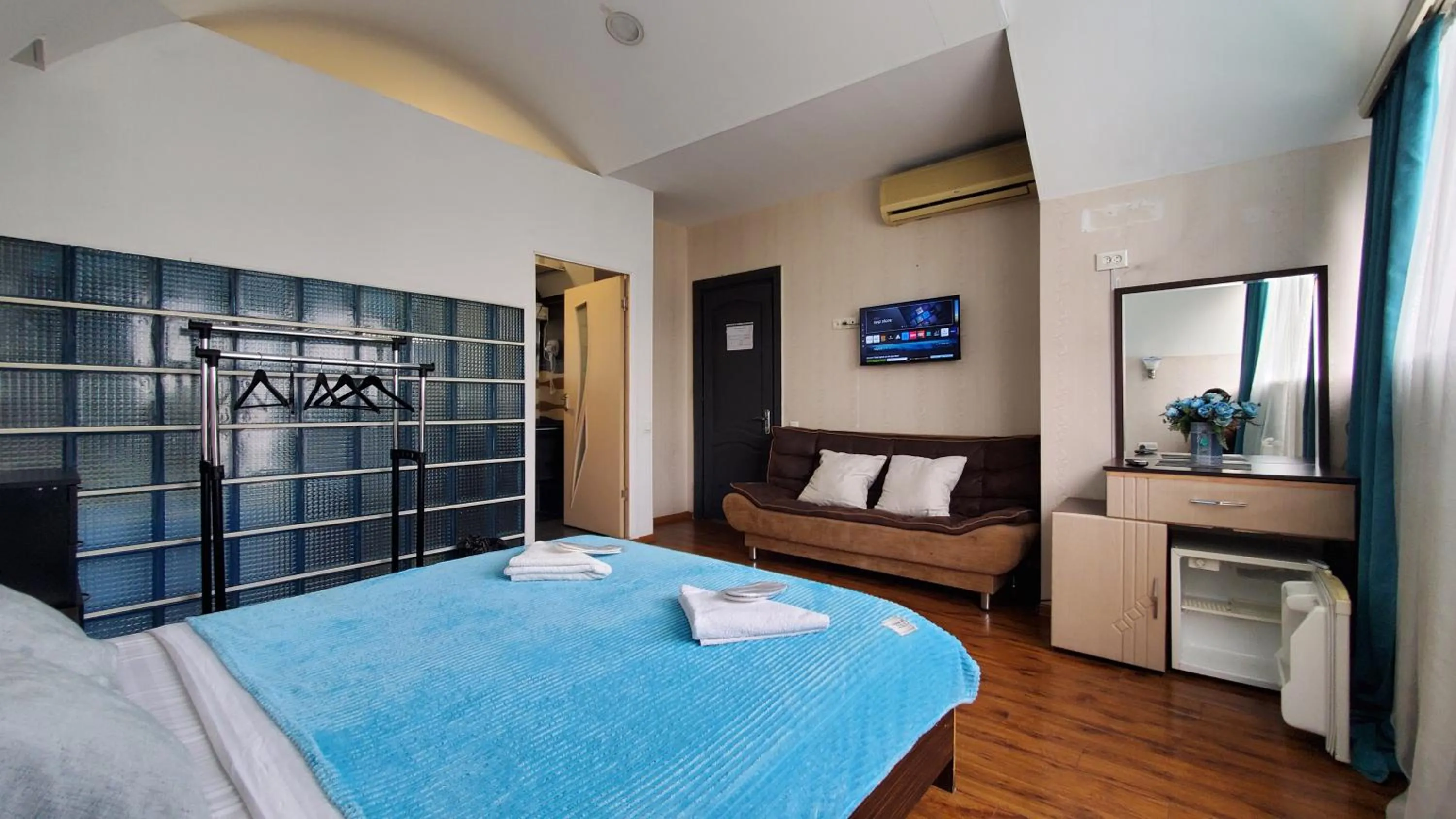 TV and multimedia, Bed in Hotel Antalia