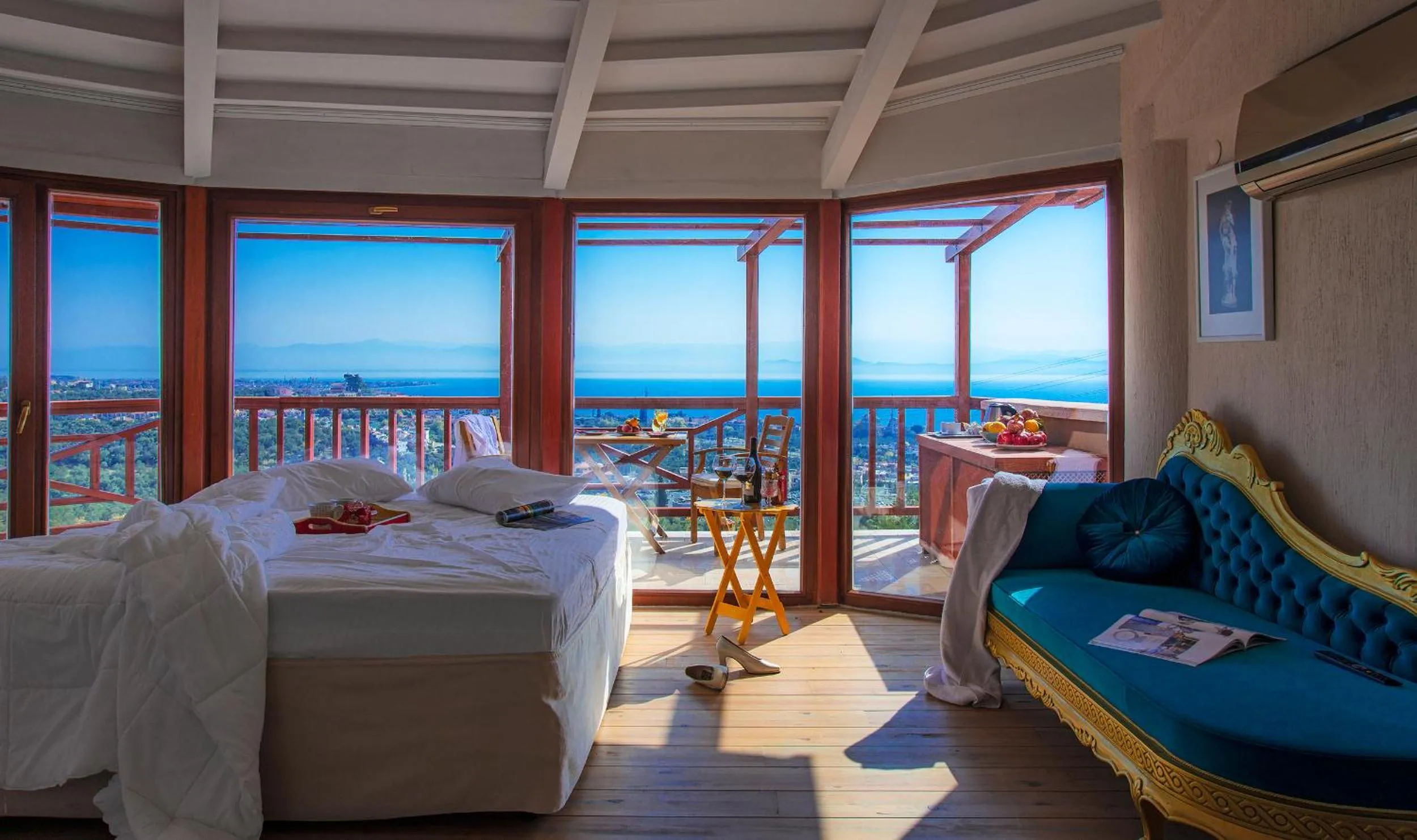 Shower, Bed in Aeneas Hotel