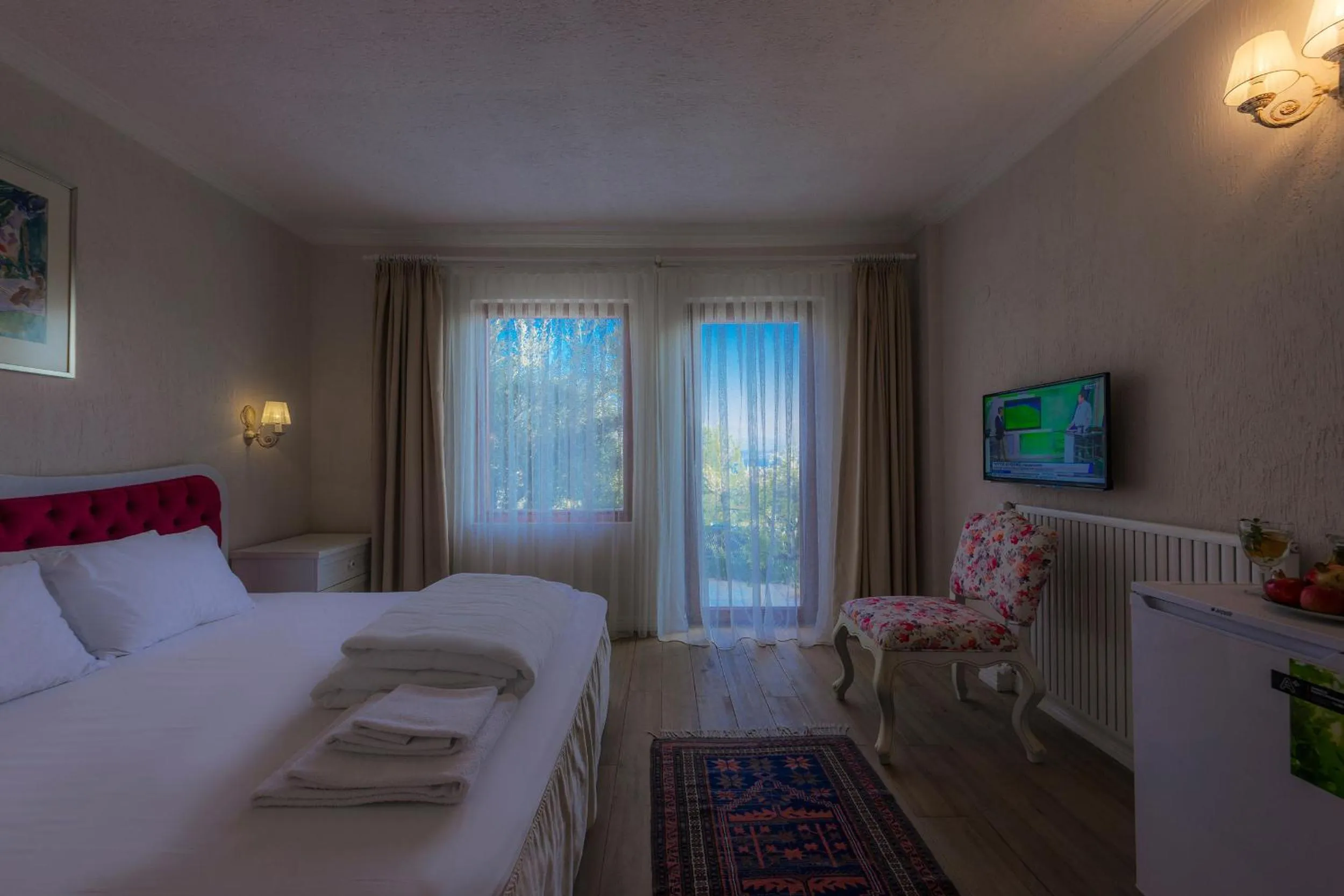 Shower, Bed in Aeneas Hotel