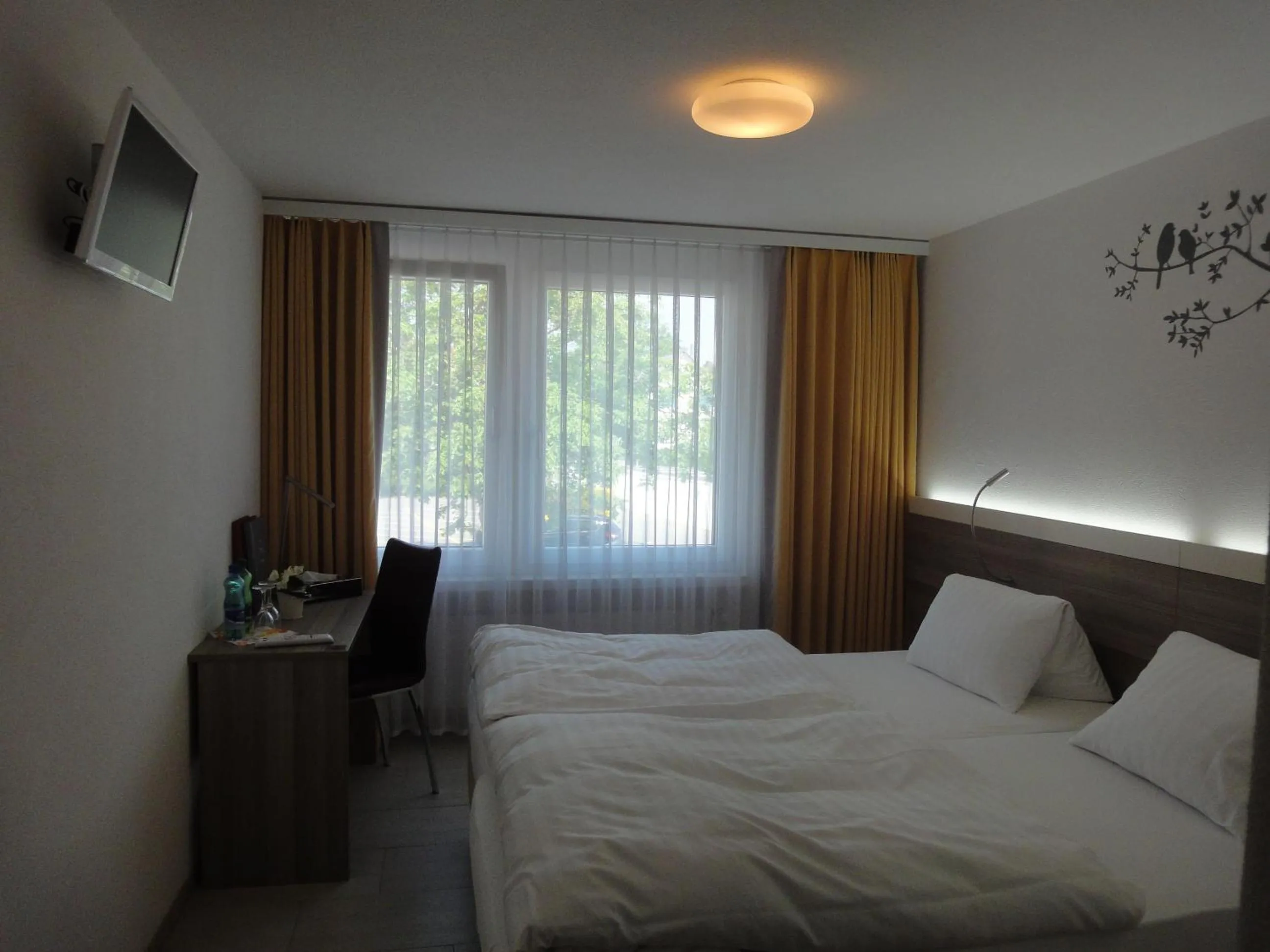 Bedroom, Bed in Hotel Schäfli Siebnen