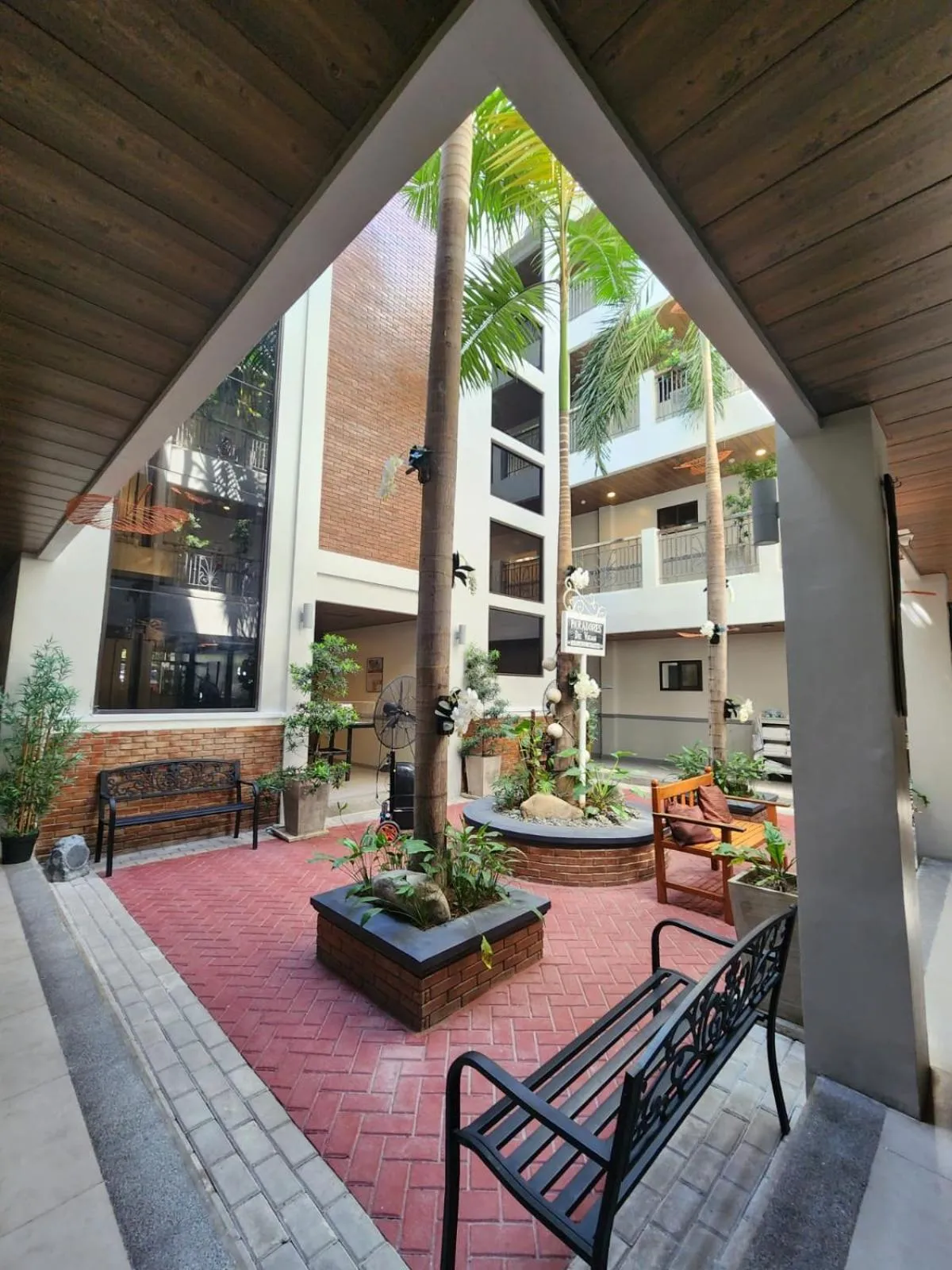 2F Vivere Condo - Govantes Properties