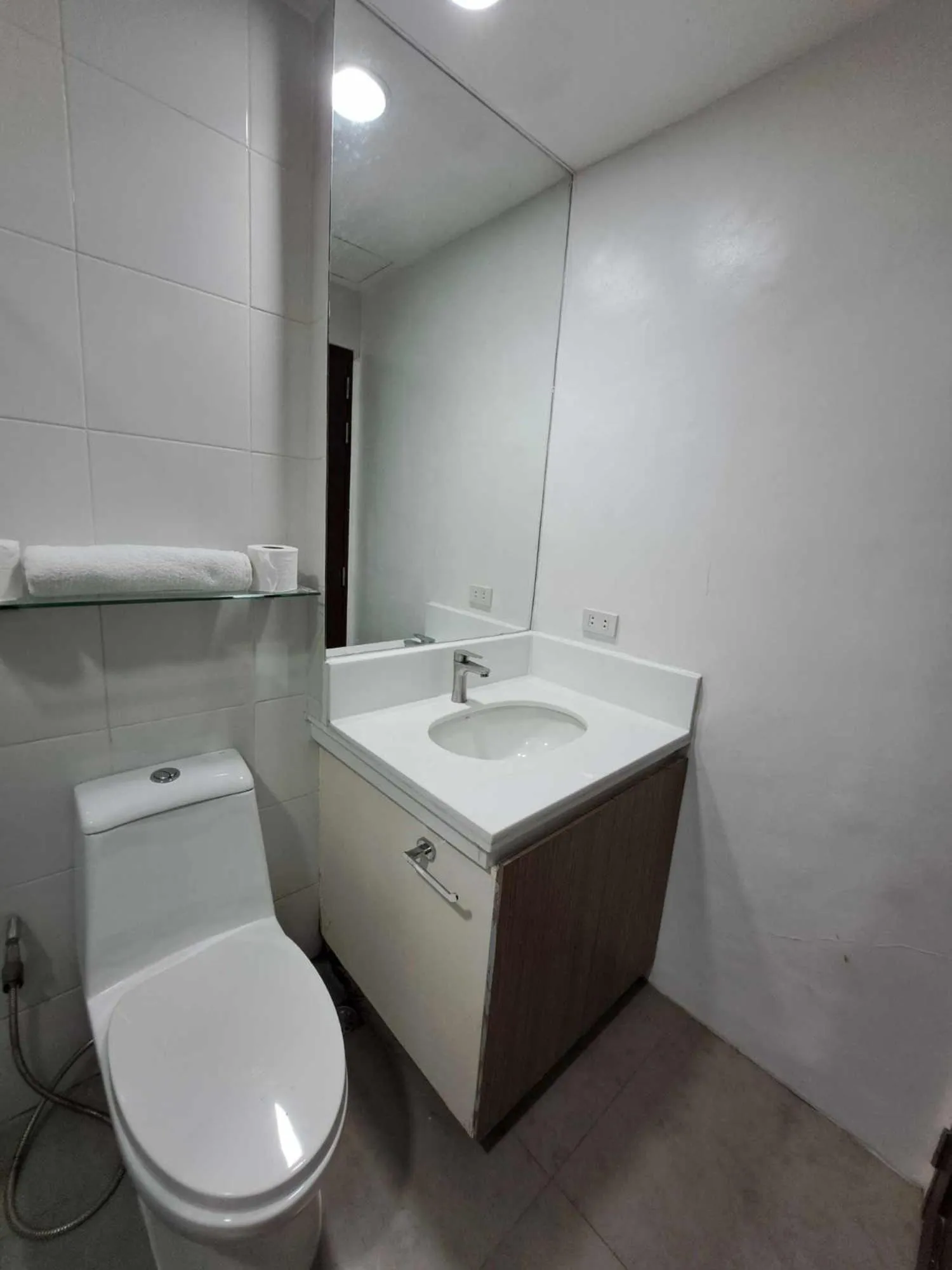 2F Vivere Condo - Govantes Properties