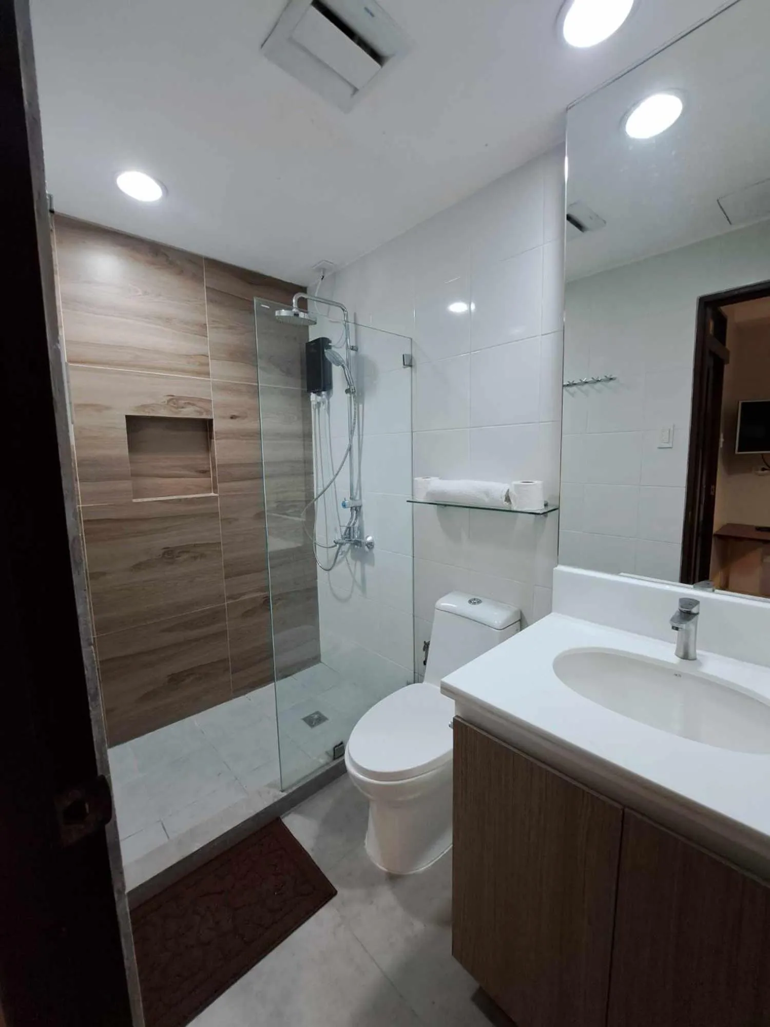 2F Vivere Condo - Govantes Properties