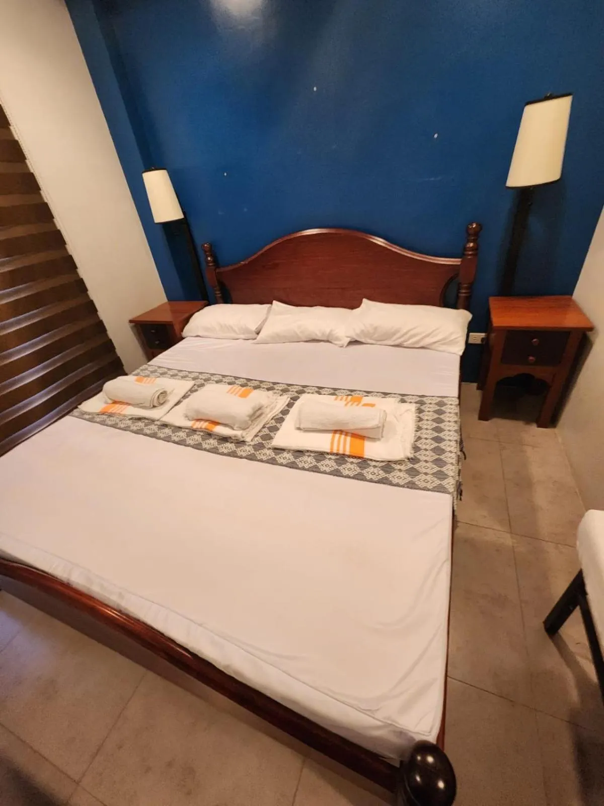 Bed in 2F Vivere Condo - Govantes Properties