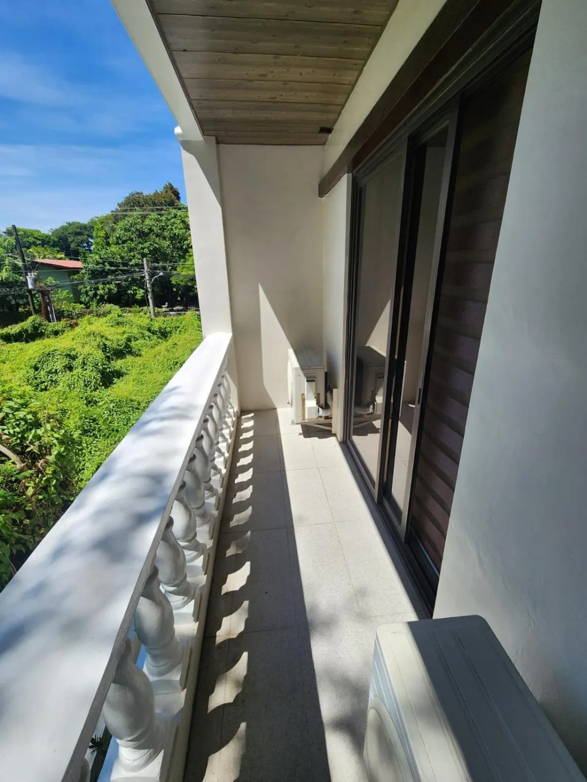 2F Vivere Condo - Govantes Properties