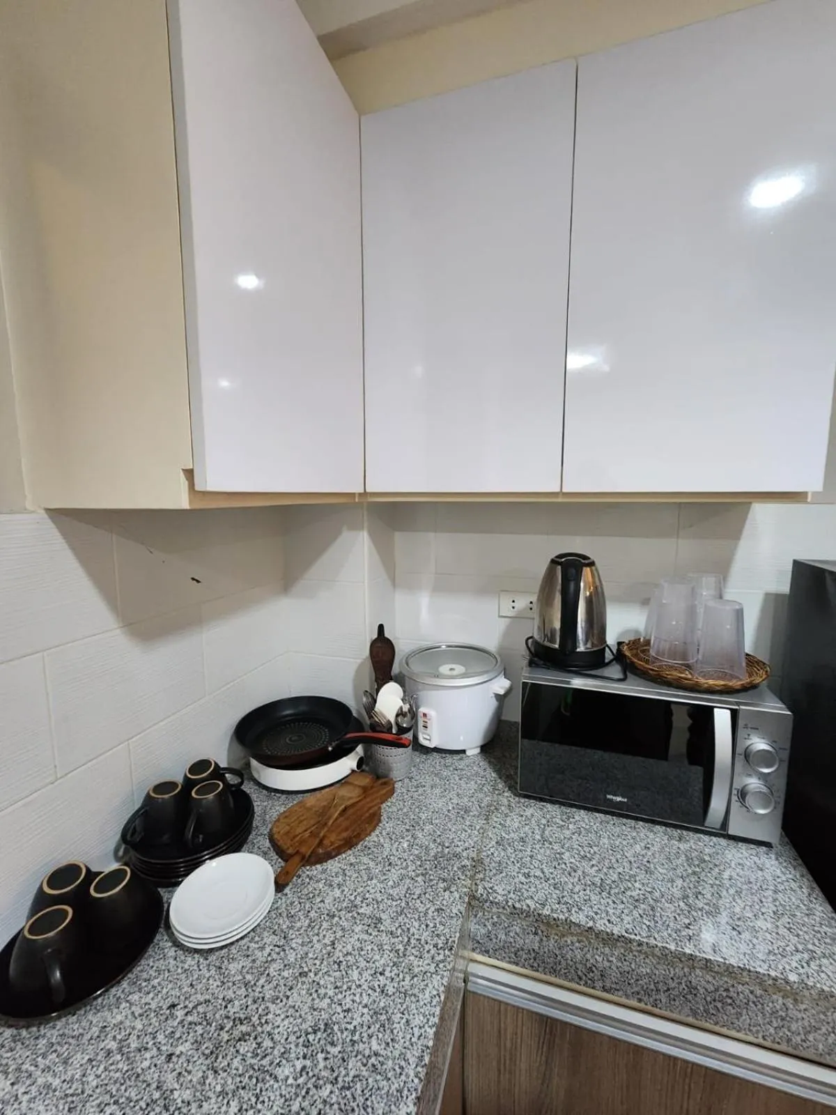 2F Vivere Condo - Govantes Properties