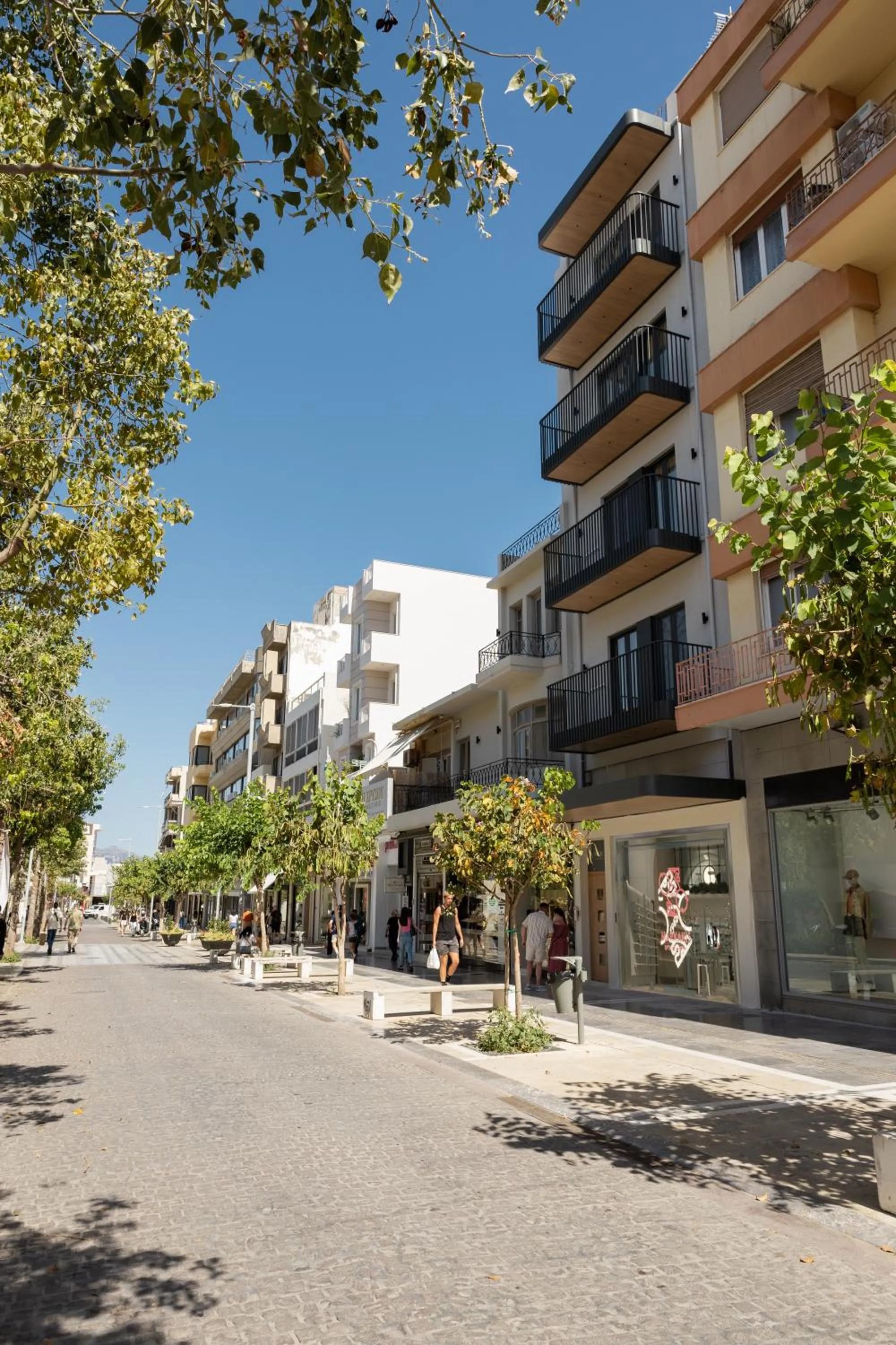 Property building in Omikron Luxury Residences by Semavί