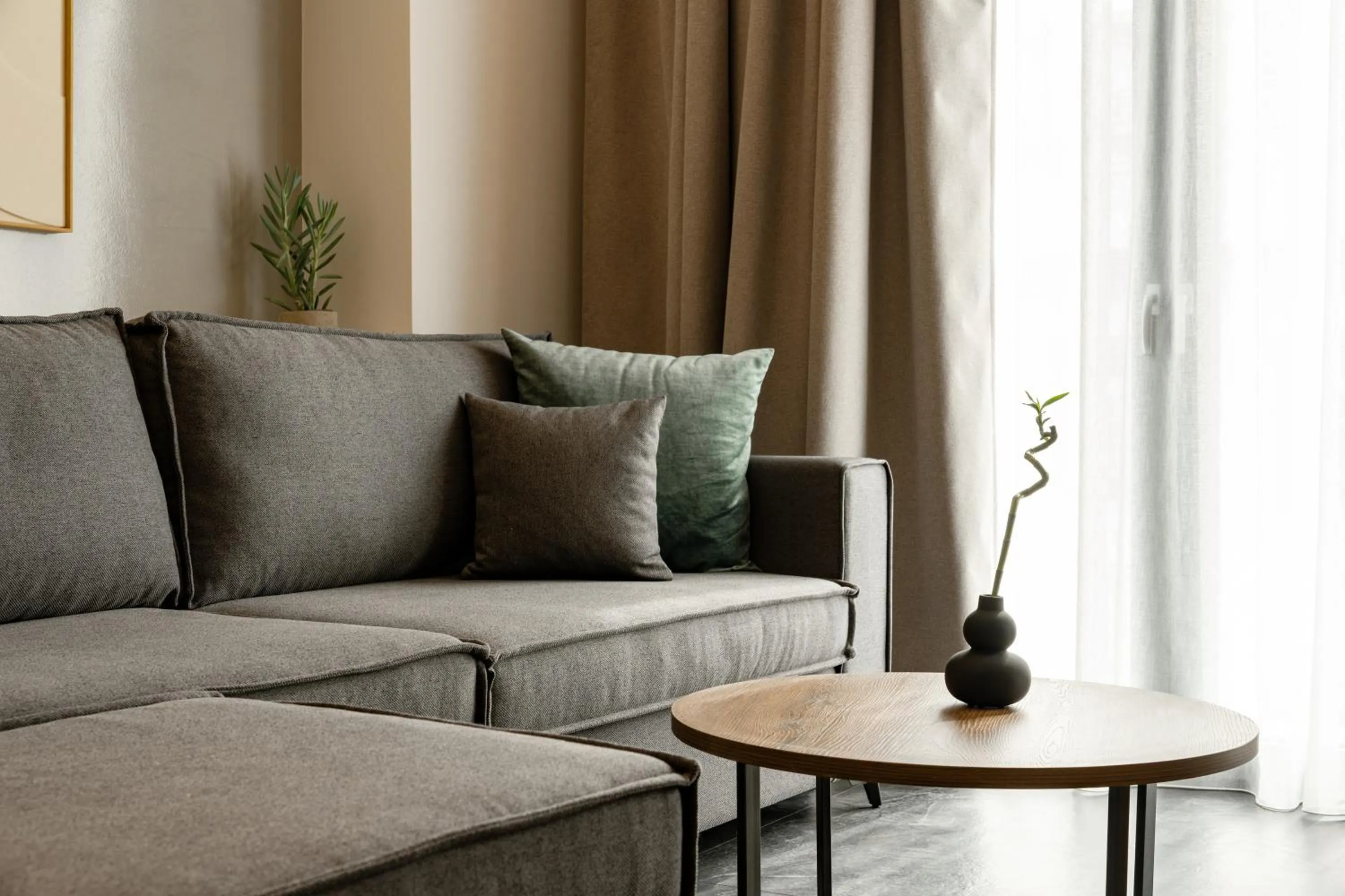 Living room in Omikron Luxury Residences by Semavί