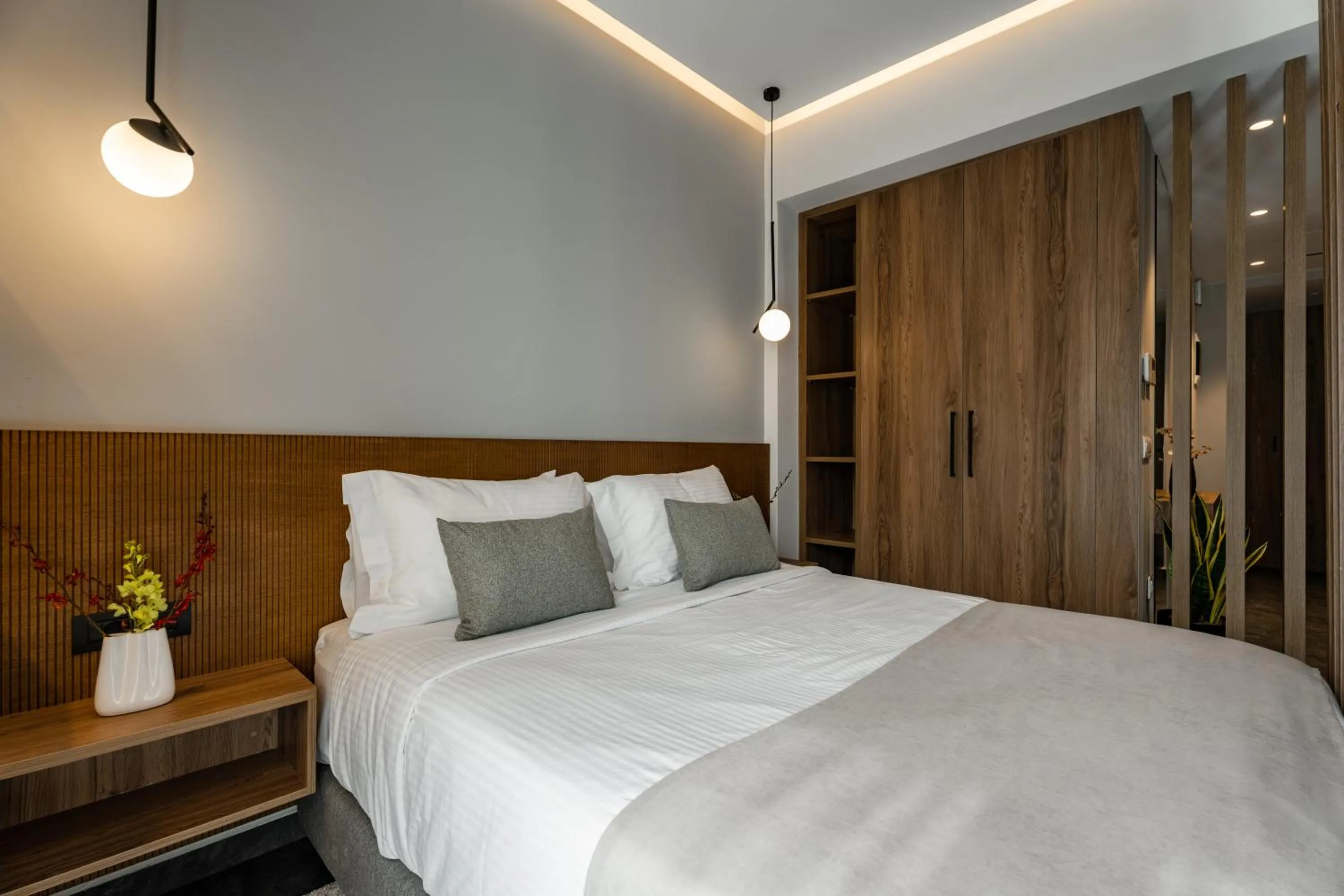 Bed in Omikron Luxury Residences by Semavί