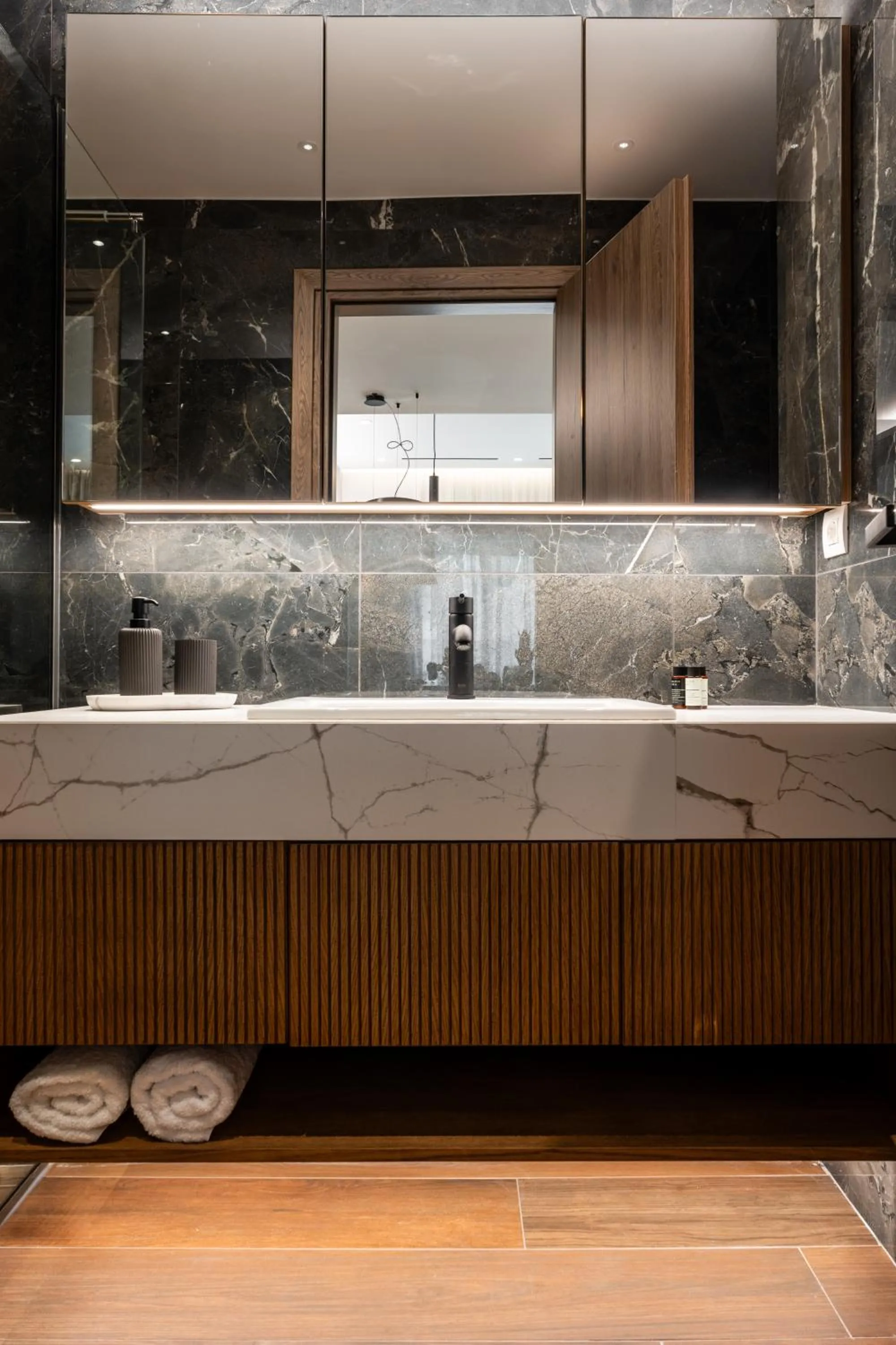 Bathroom in Omikron Luxury Residences by Semavί