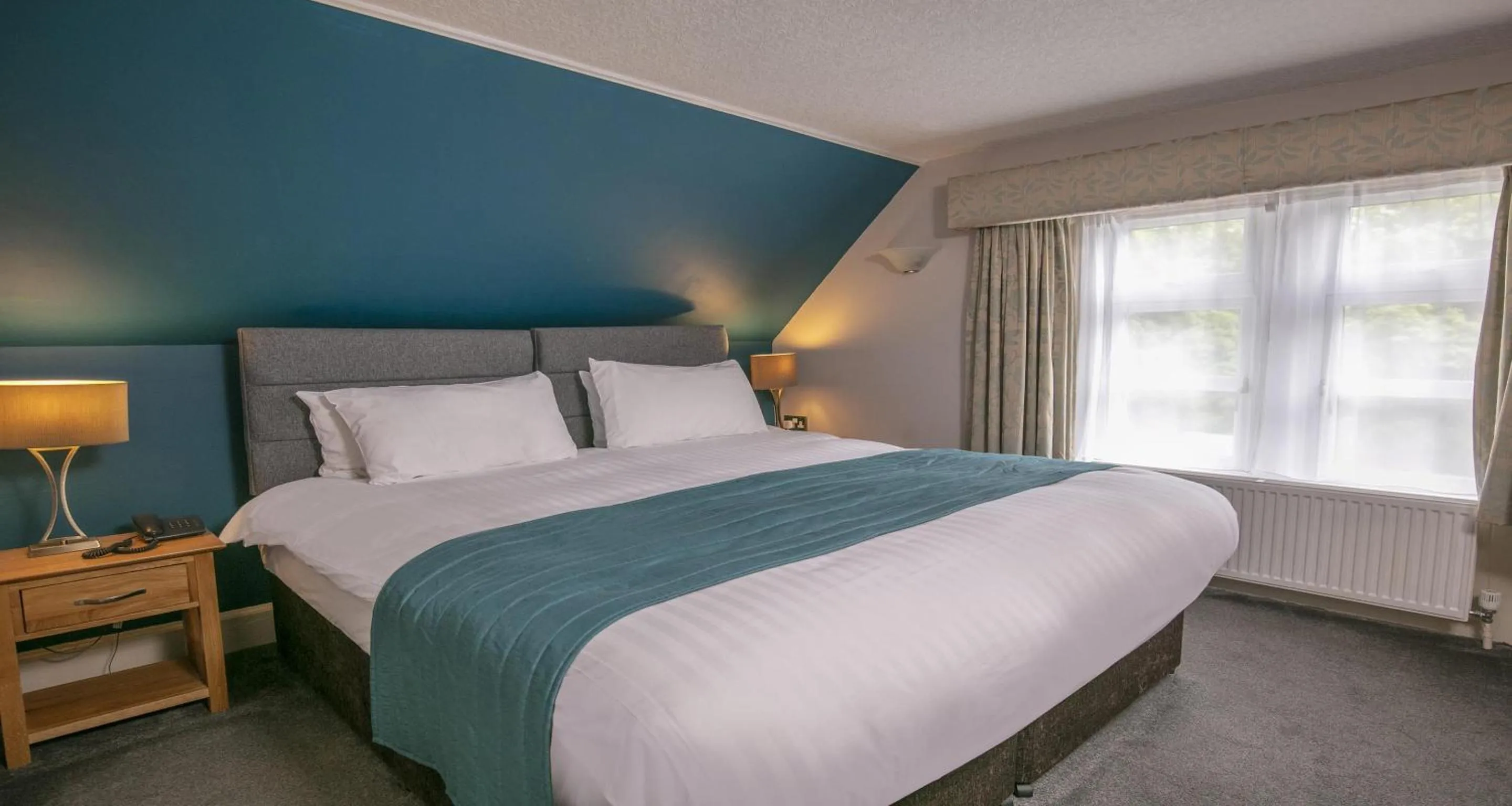 Bedroom, Bed in All Seasons Philipburn, BW Signature Collection