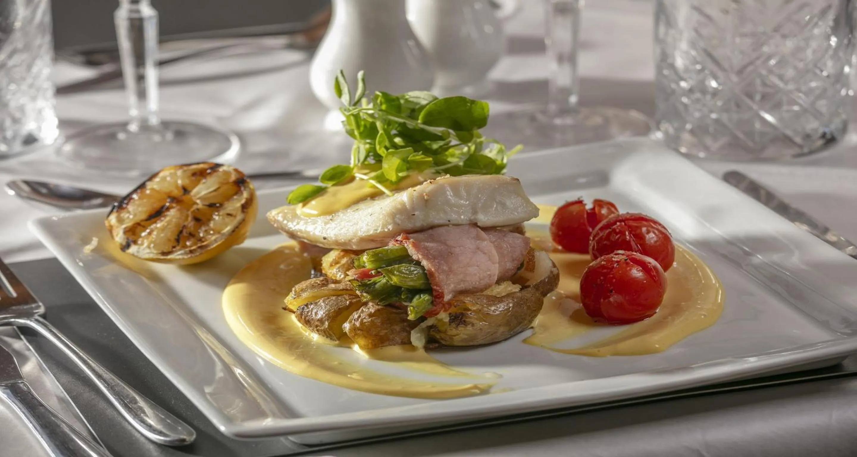 Restaurant/places to eat in All Seasons Philipburn, BW Signature Collection