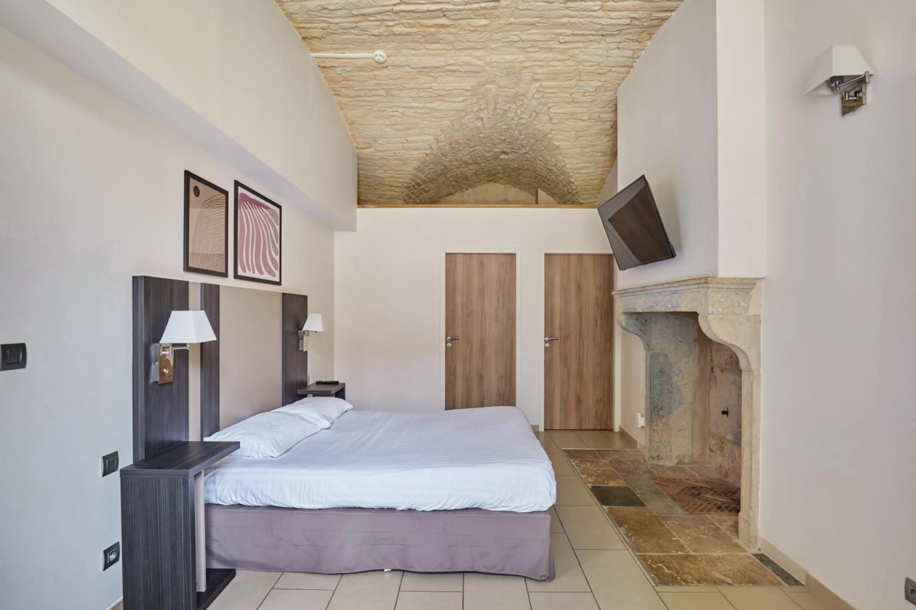 Bedroom, Bed in Appart'hôtel Odalys City - Dijon Centre Les Cordeliers