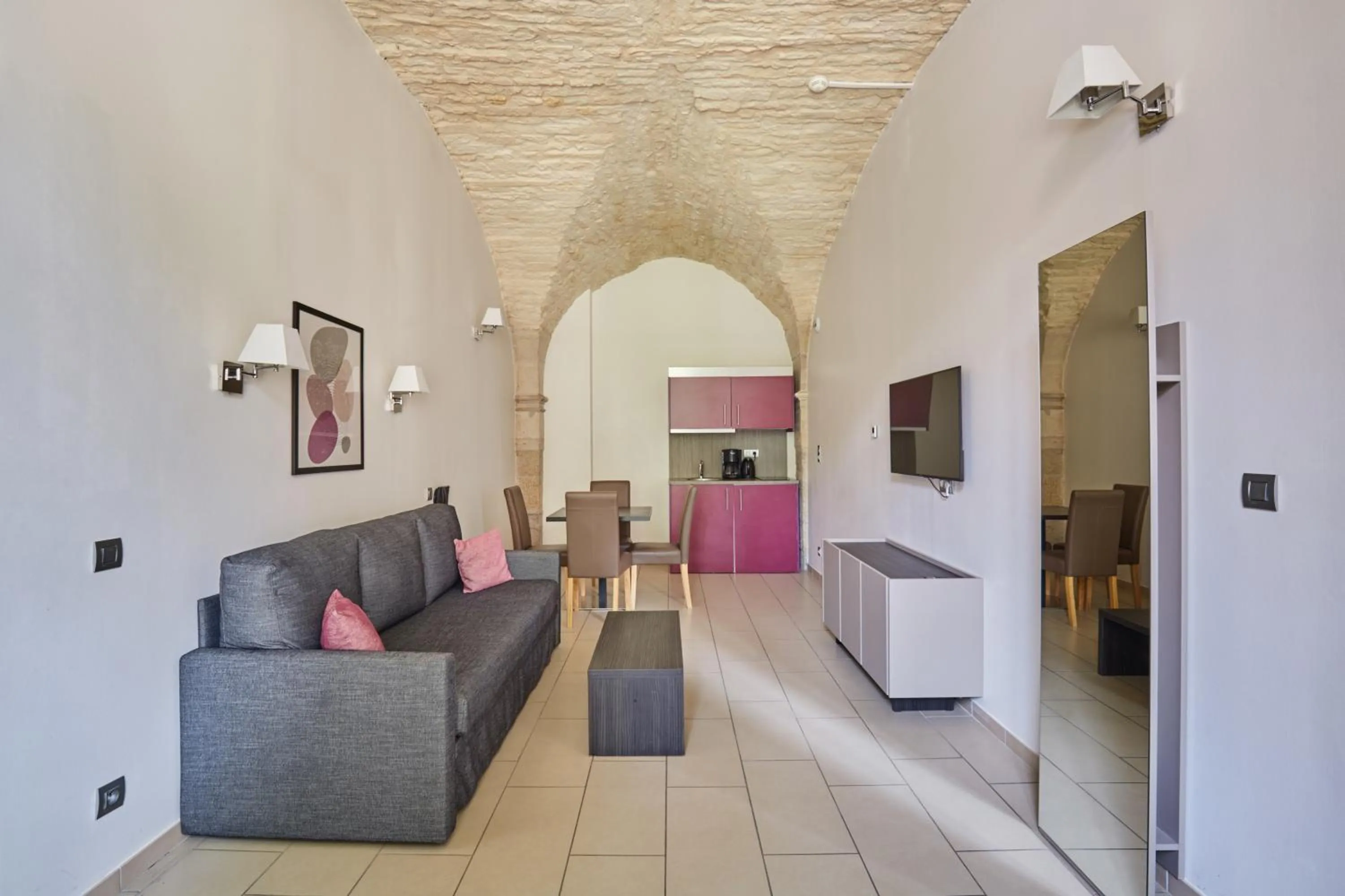 Seating area in Appart'hôtel Odalys City - Dijon Centre Les Cordeliers