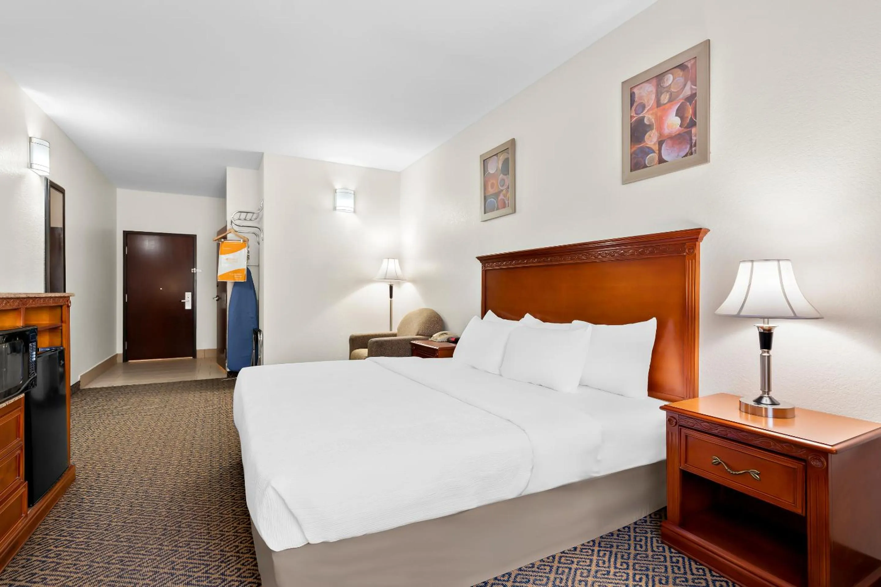 Bed in Quality Inn & Suites McAlester on Hwy 69