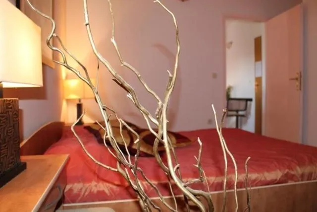 Photo of the whole room, Bed in Villa Bougenvilia Tomas