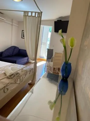 Bed in Villa Bougenvilia Tomas