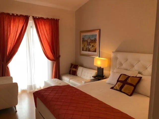 Photo of the whole room, Bed in Villa Bougenvilia Tomas