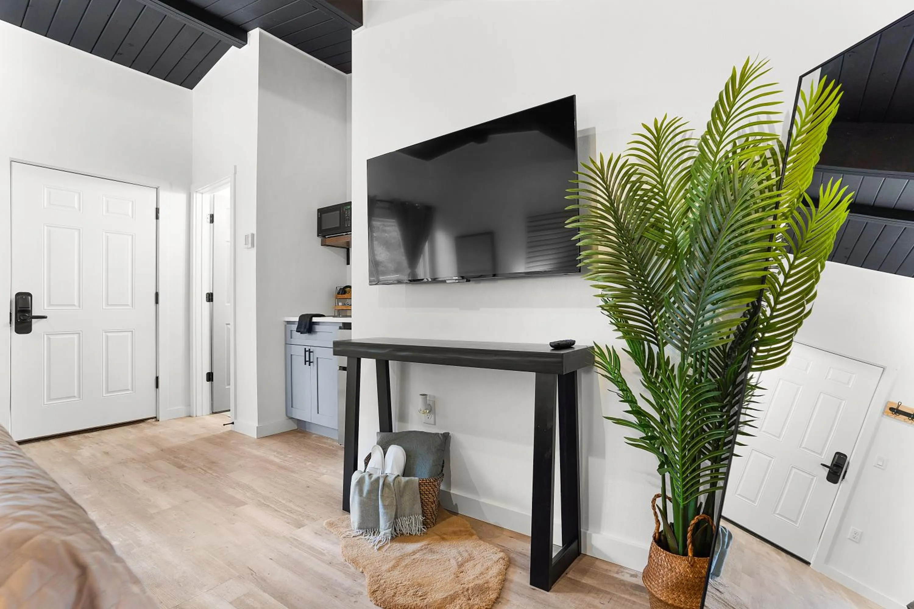 TV and multimedia in South Bay Inn