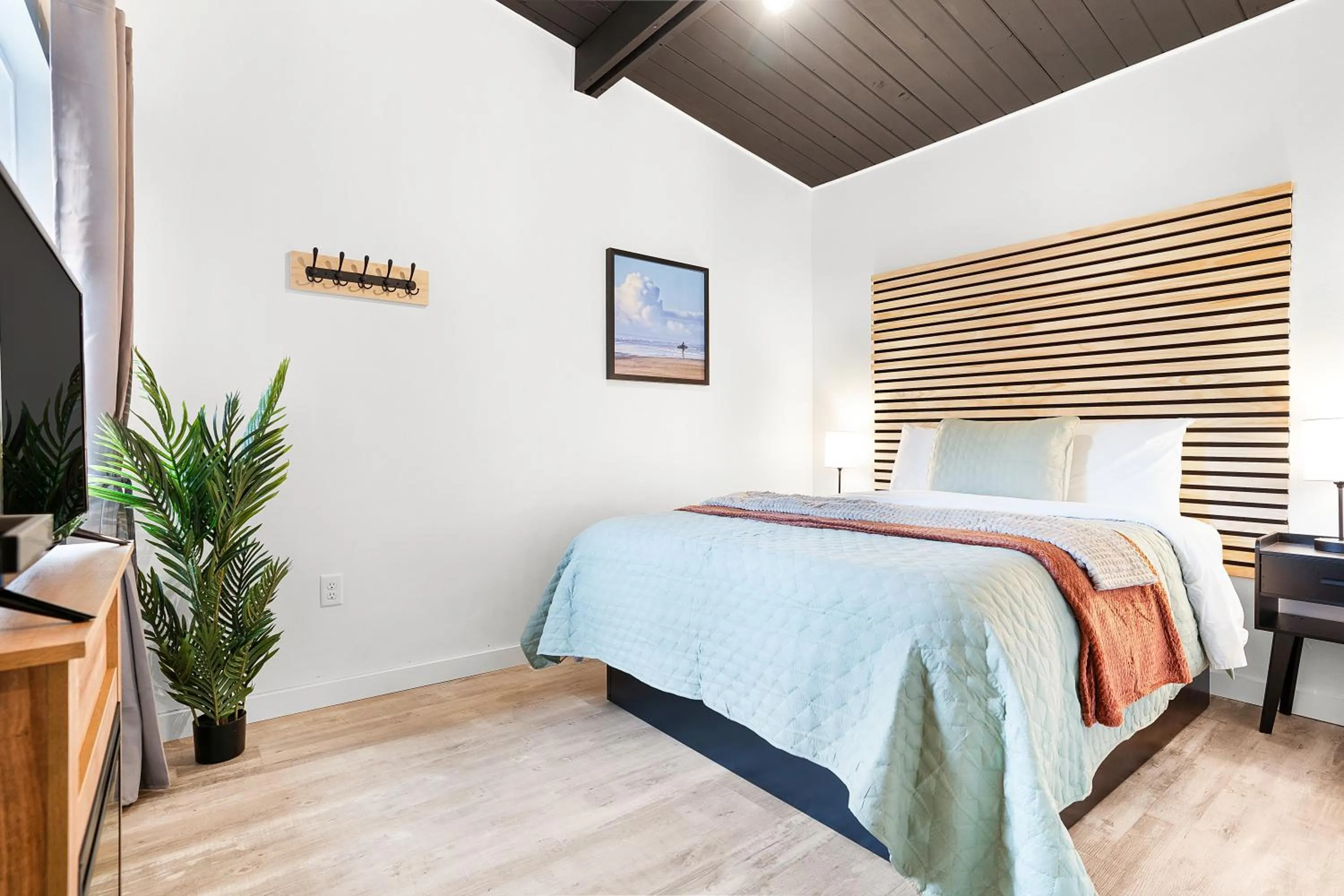 Bedroom, Bed in South Bay Inn