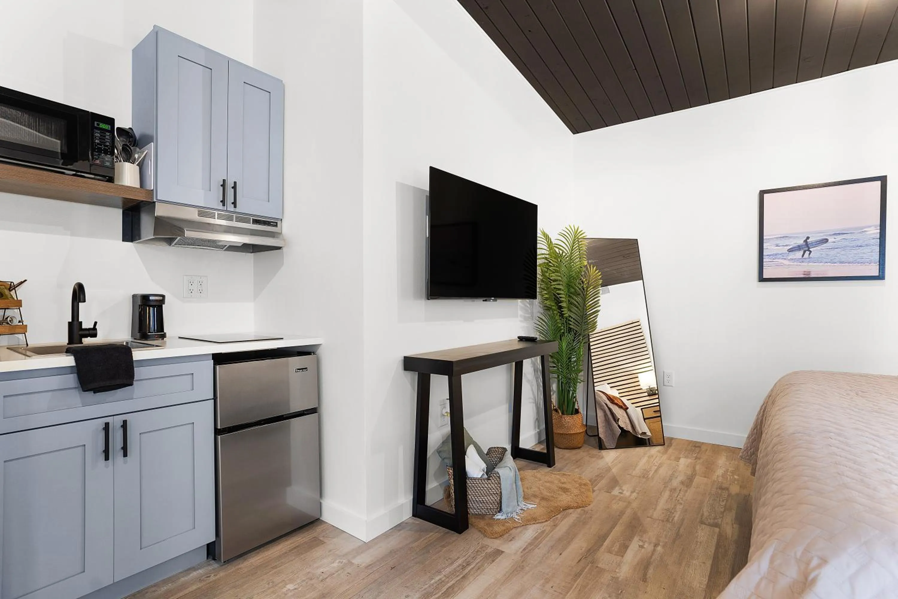 TV and multimedia in South Bay Inn