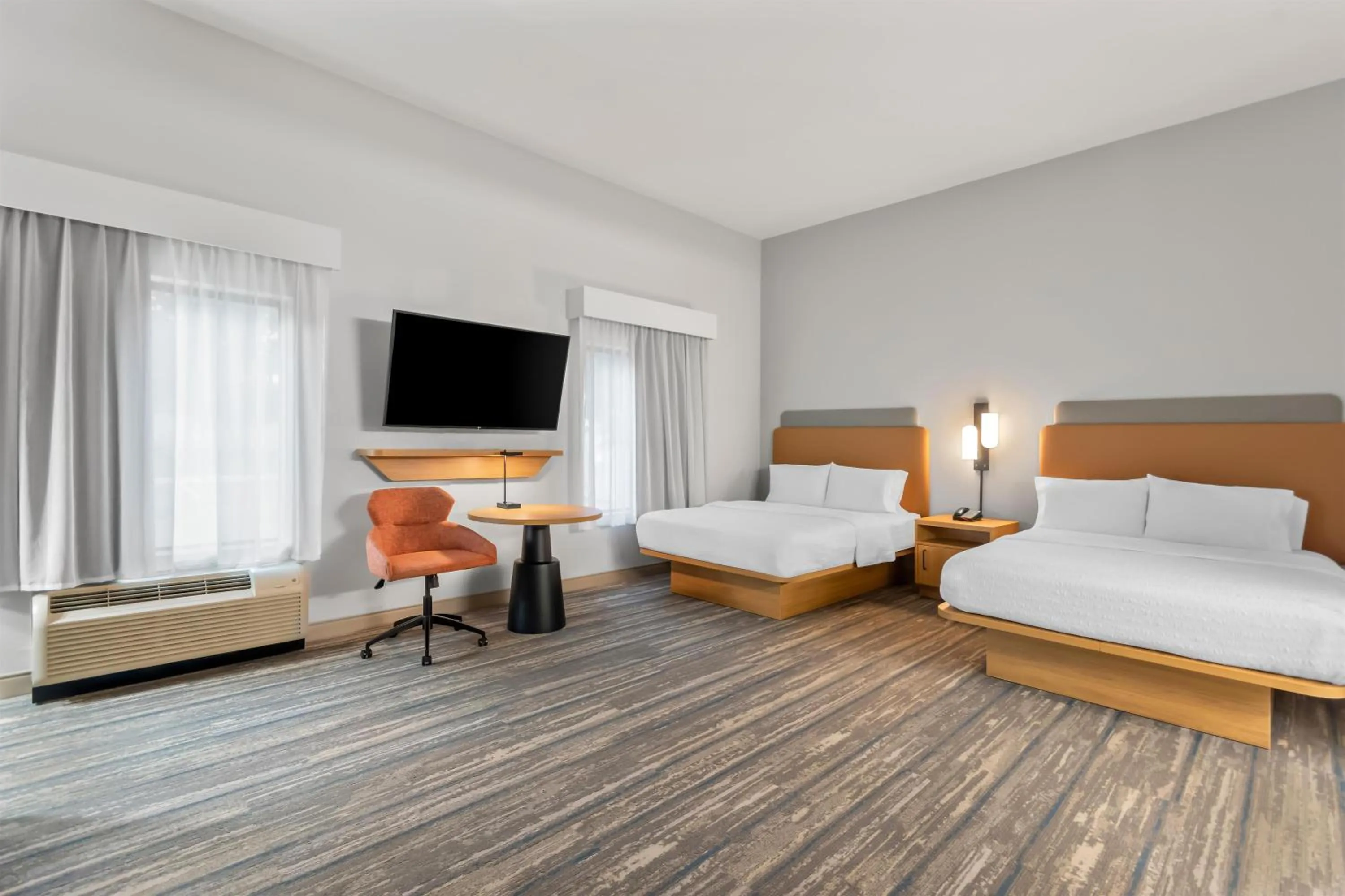 Bedroom, Bed in Hampton Inn & Suites Pensacola/I-10 Pine Forest Road