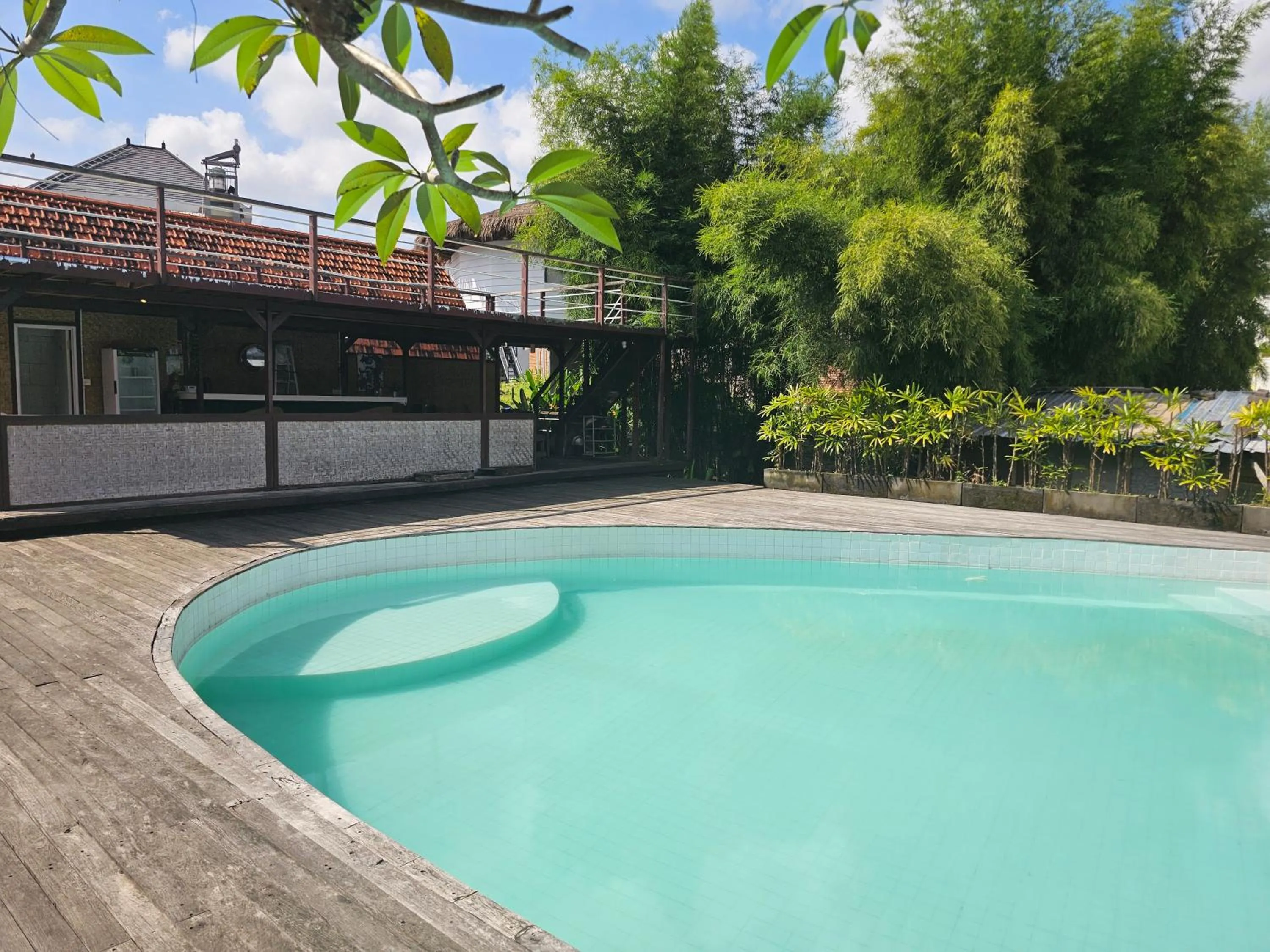 Swimming pool in Cove Wong Village