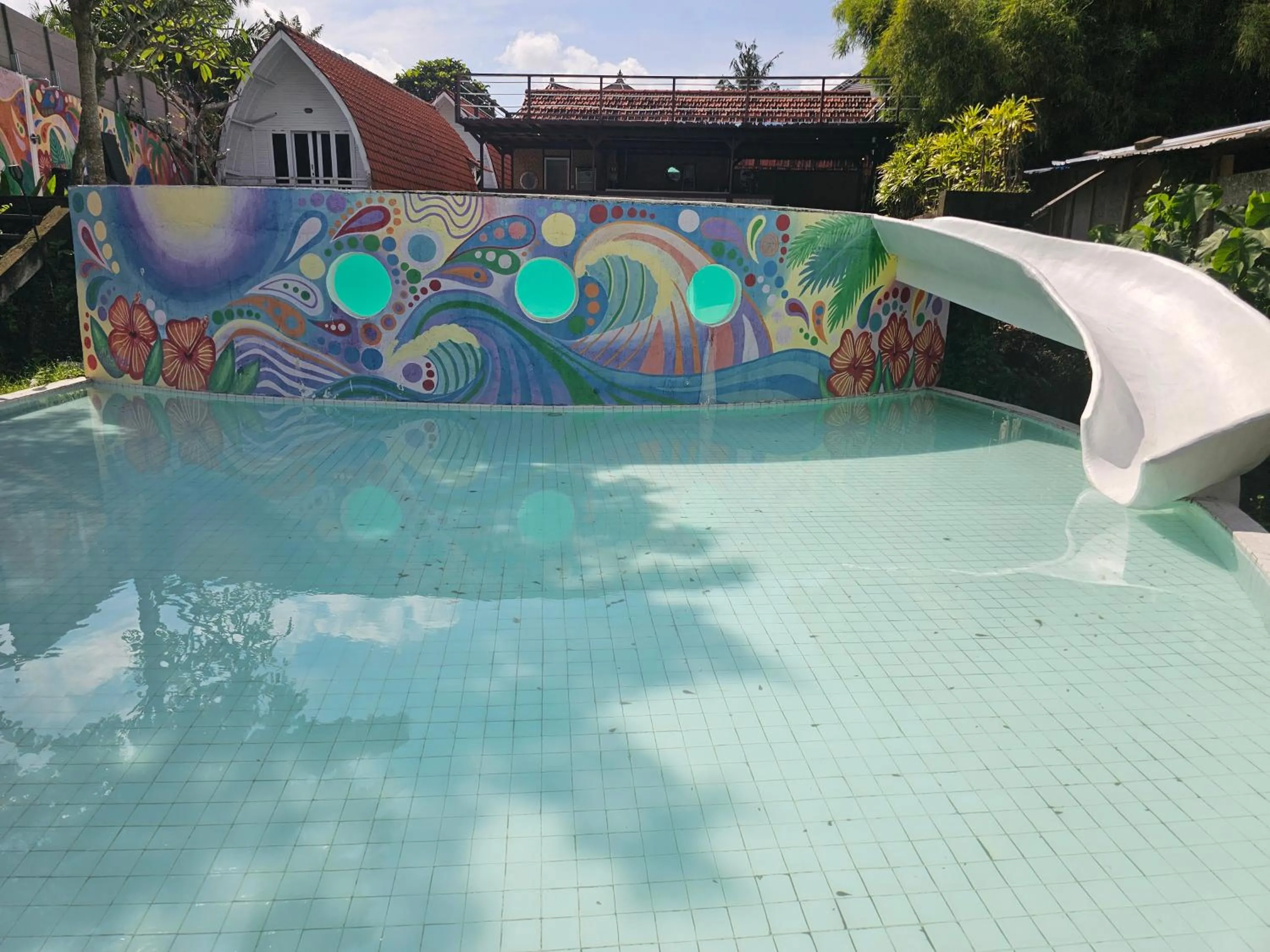 Swimming pool in Cove Wong Village