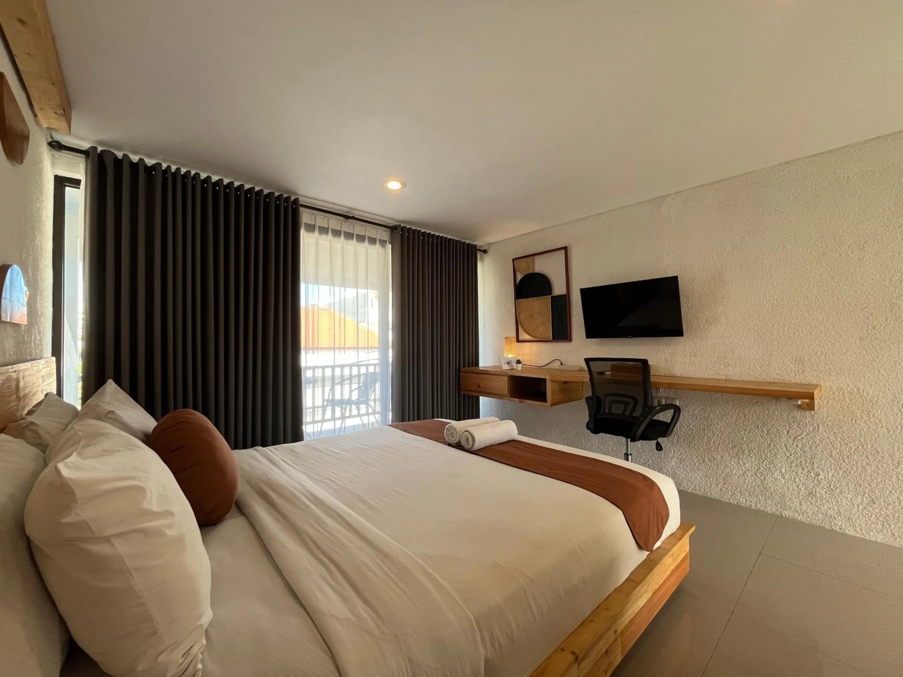 Photo of the whole room, Bed in Cove Wong Village