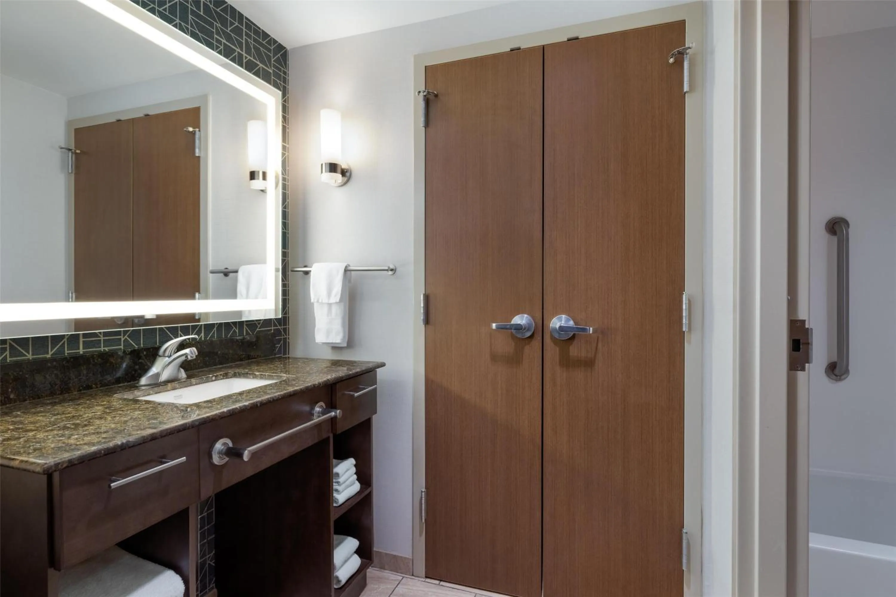 Bathroom in Homewood Suites by Hilton Ankeny