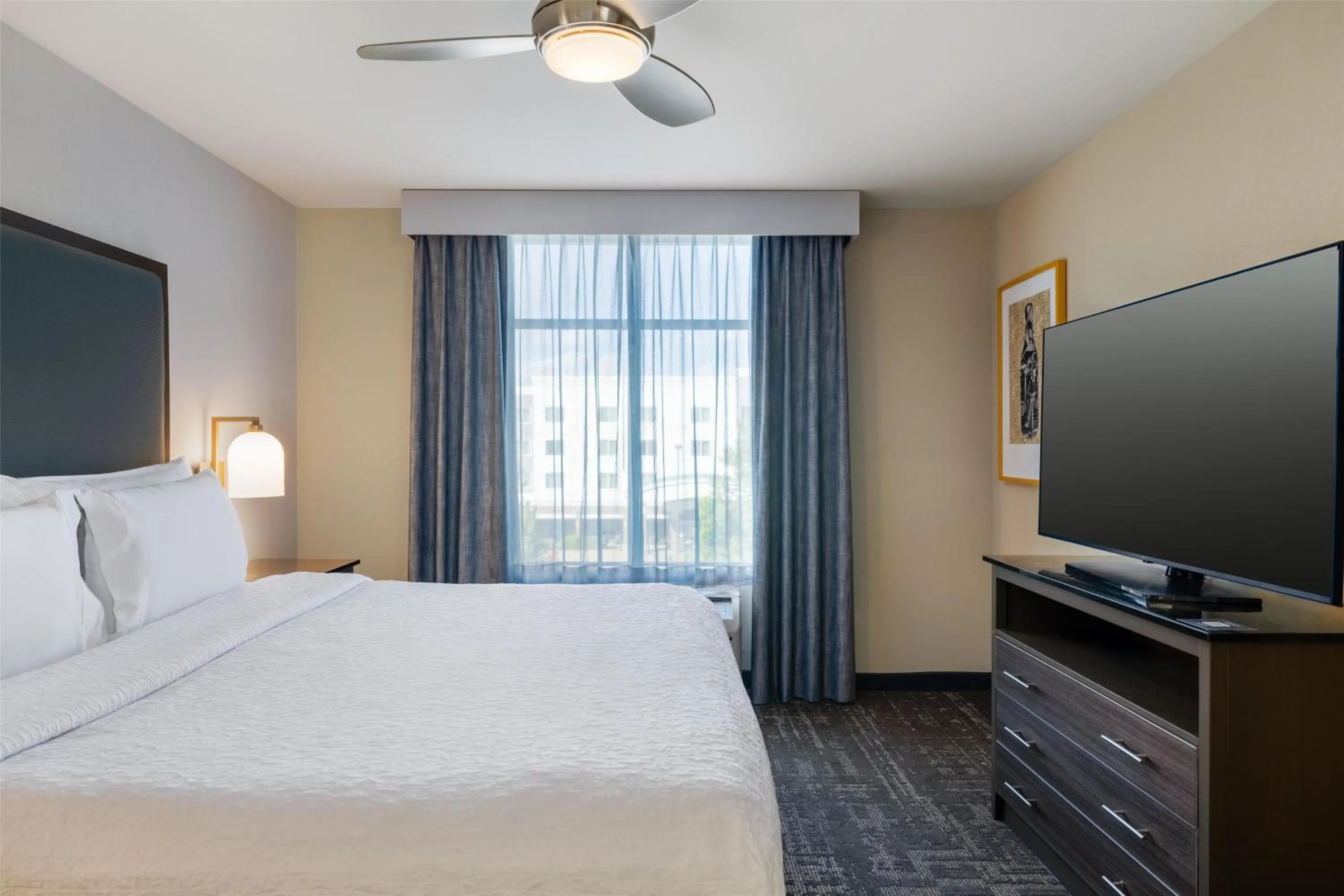 Bed in Homewood Suites by Hilton Ankeny