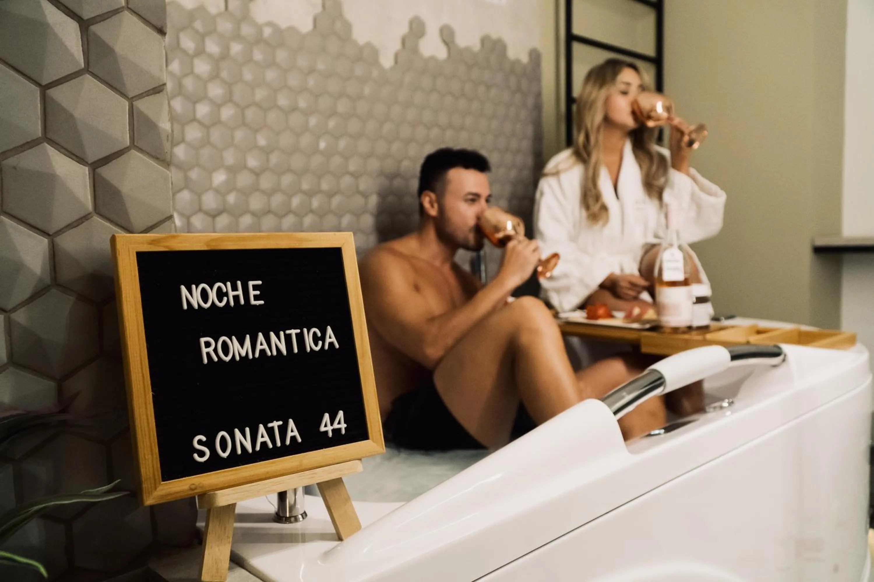 Sonata 44 Hotel Laureles