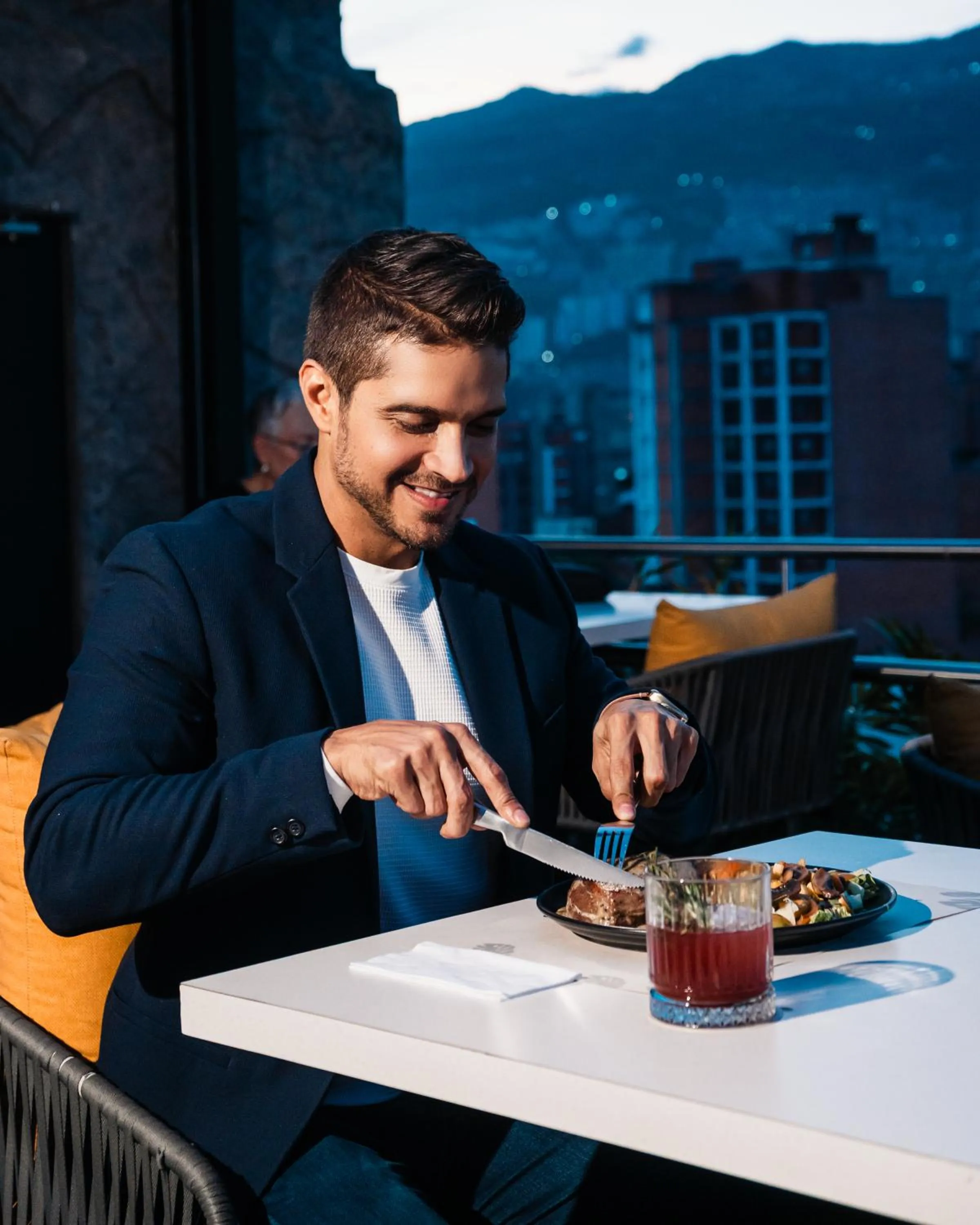 Sonata 44 Hotel Laureles