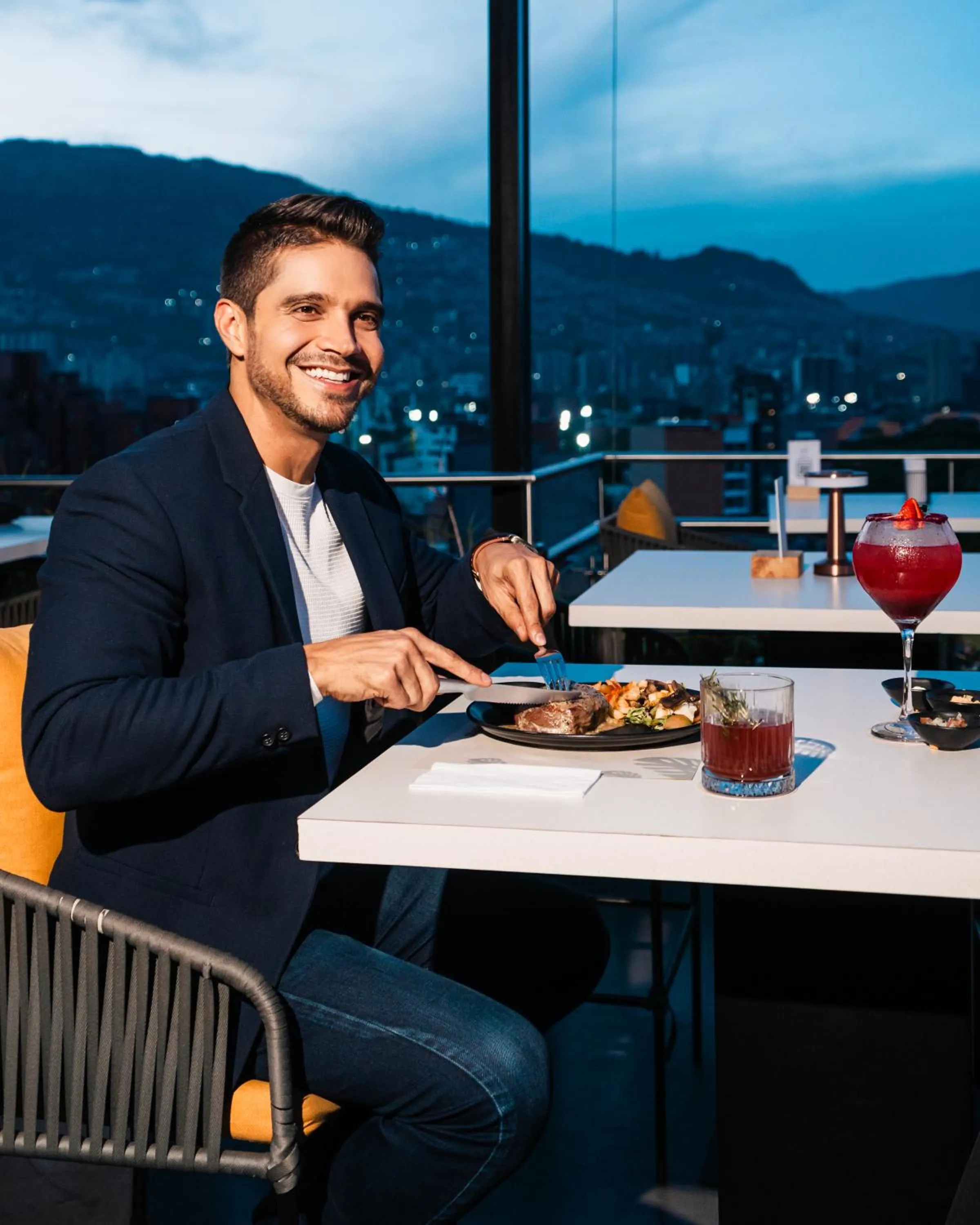 Sonata 44 Hotel Laureles